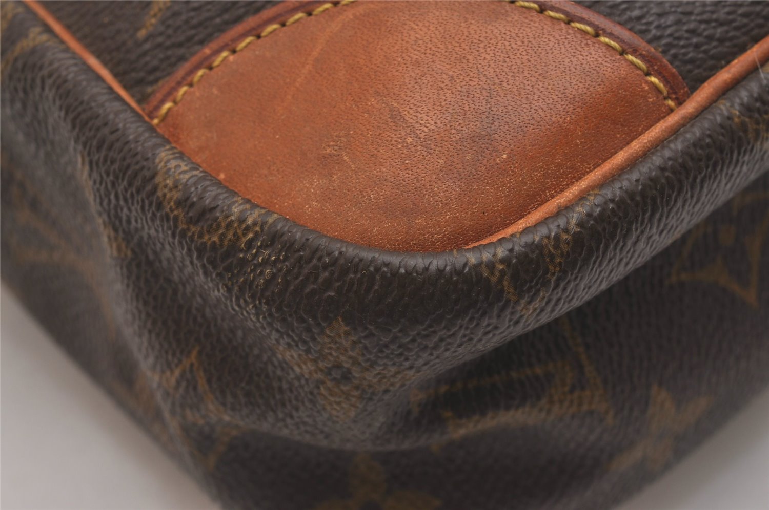 Authentic Louis Vuitton Monogram Danube MM Shoulder Cross Bag M45264 LV 6570J