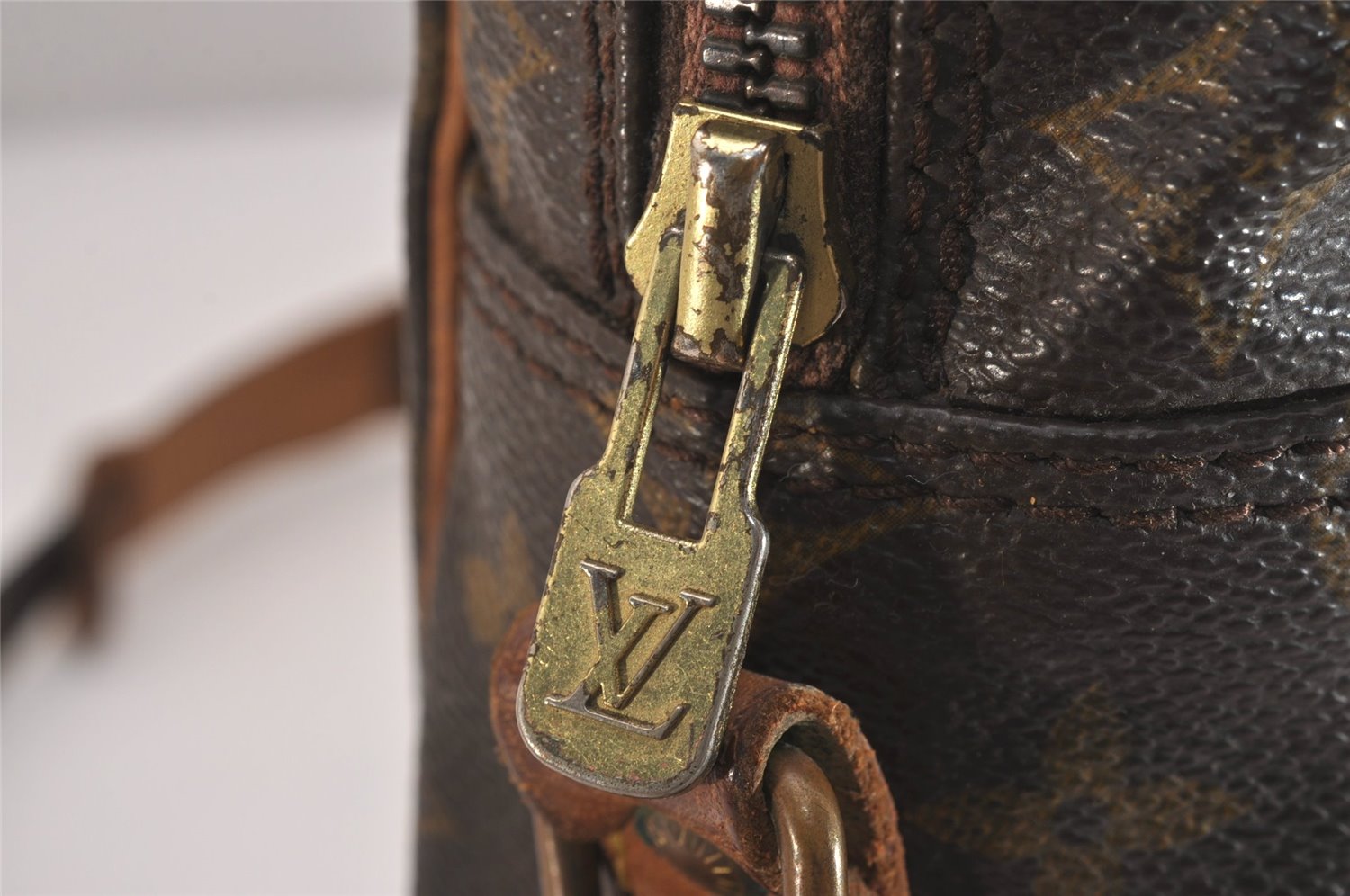 Authentic Louis Vuitton Monogram Danube MM Shoulder Cross Bag M45264 LV 6570J