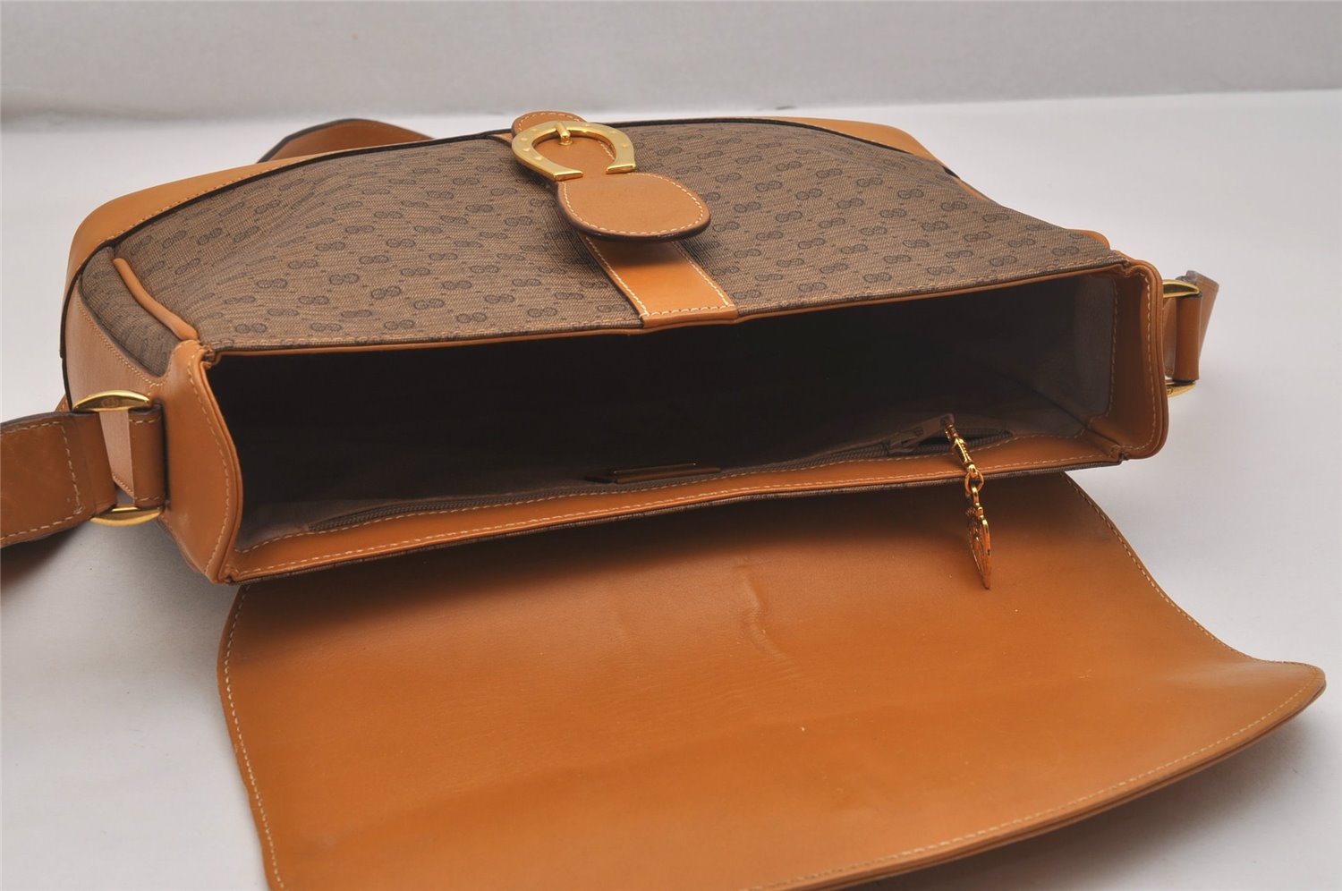 Authentic GUCCI Micro GG PVC Leather Shoulder Cross Body Bag Purse Brown 6574J