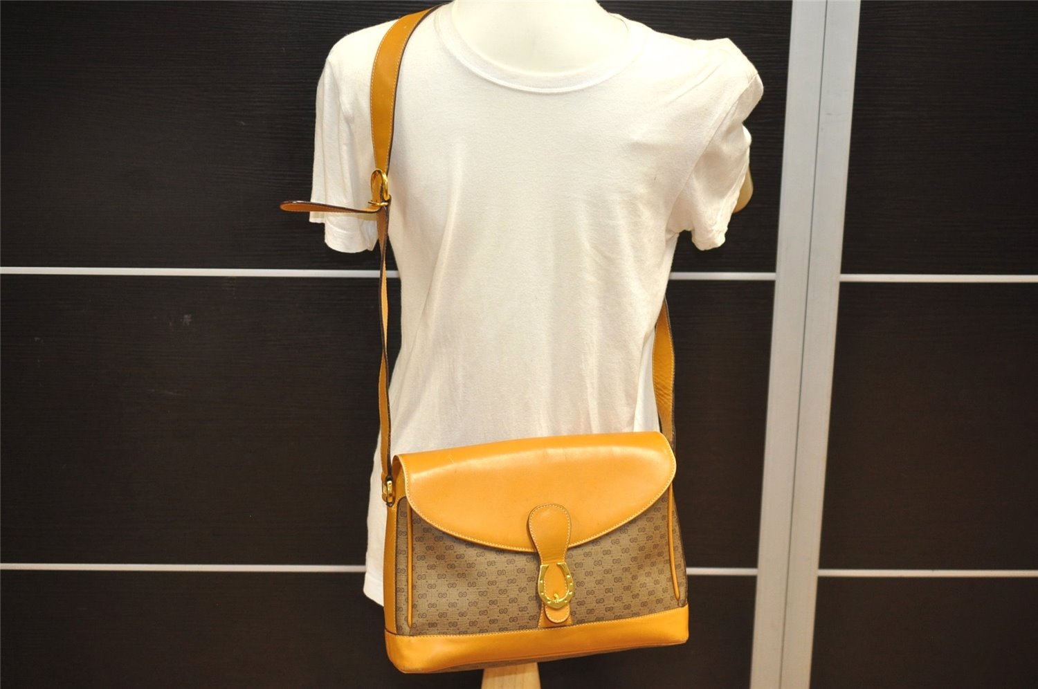 Authentic GUCCI Micro GG PVC Leather Shoulder Cross Body Bag Purse Brown 6574J