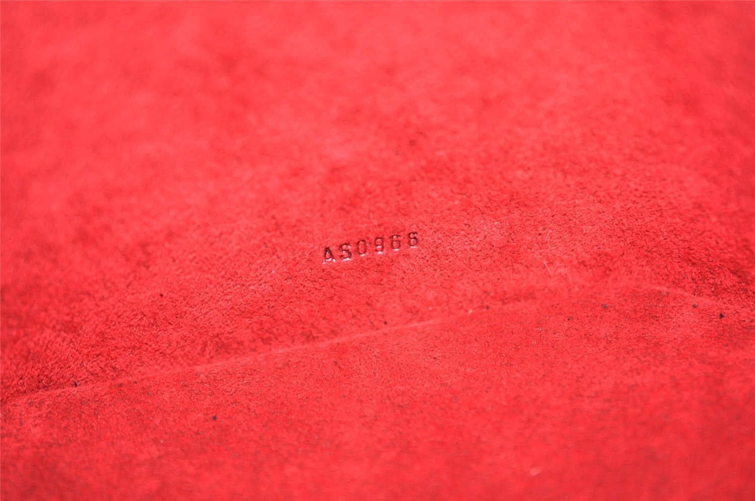 Authentic Louis Vuitton Epi Cannes Red Cosmetic Hand Bag Purse M48037 LV 6585I