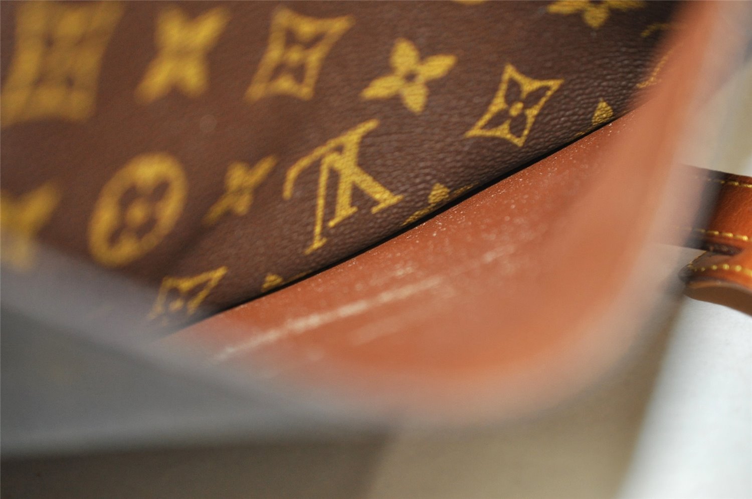 Authentic Louis Vuitton Monogram Saint Cloud GM M51242 Shoulder Cross Bag 6588I