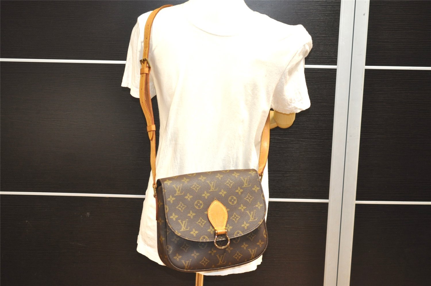 Authentic Louis Vuitton Monogram Saint Cloud GM M51242 Shoulder Cross Bag 6592I