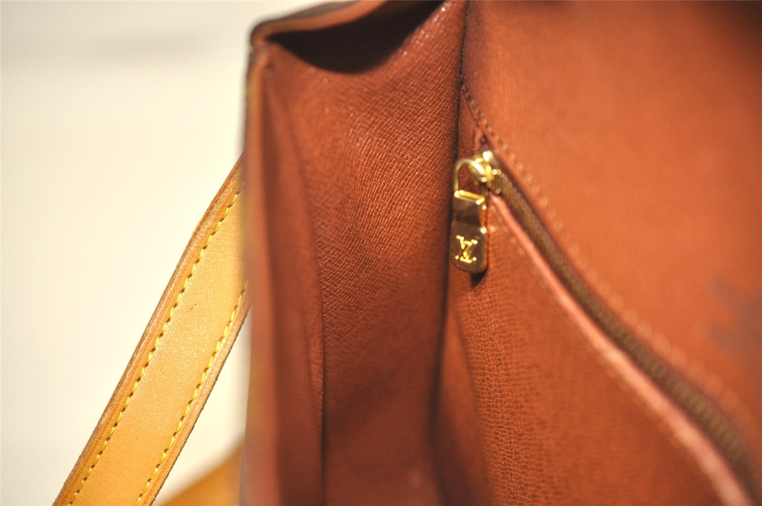 Authentic Louis Vuitton Monogram Saint Cloud GM M51242 Shoulder Cross Bag 6593I