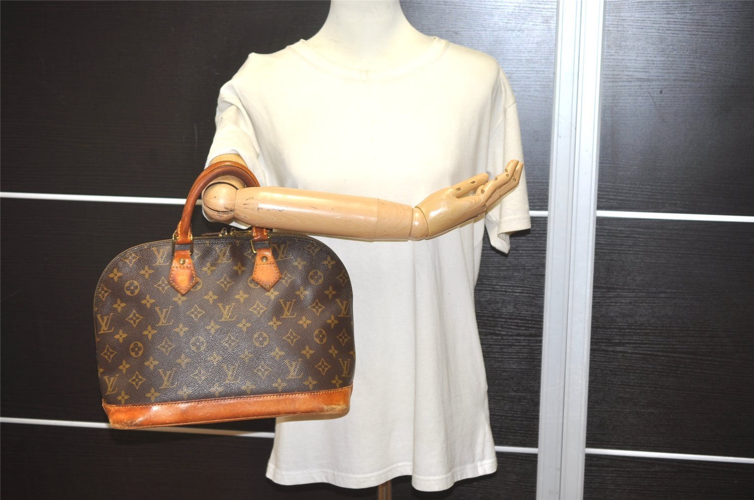 Authentic Louis Vuitton Monogram Alma Hand Bag Purse M51130 LV 6595I