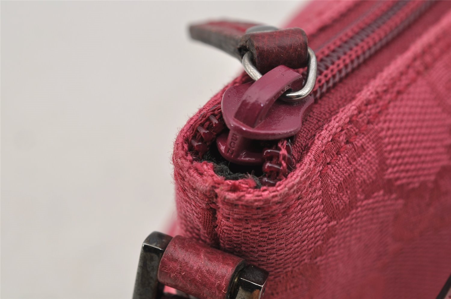 Authentic GUCCI Vintage Hand Bag Pouch Purse GG Canvas Leather 07198 Pink 6605I