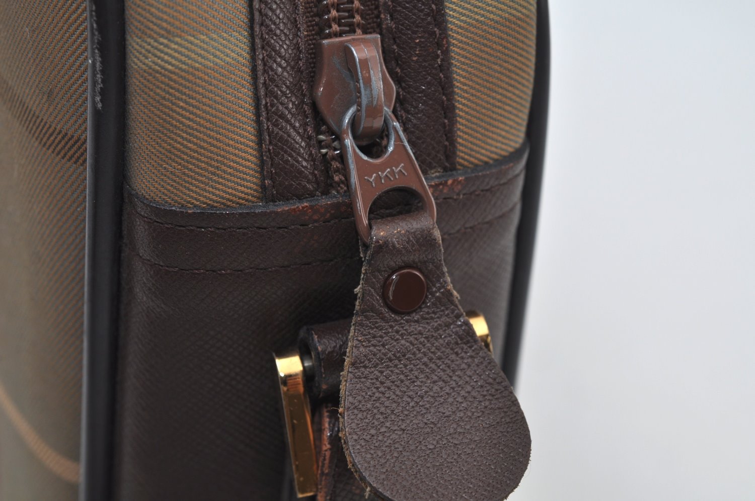 Authentic Burberrys Check Shoulder Cross Bag Canvas Leather Khaki Green 6605J