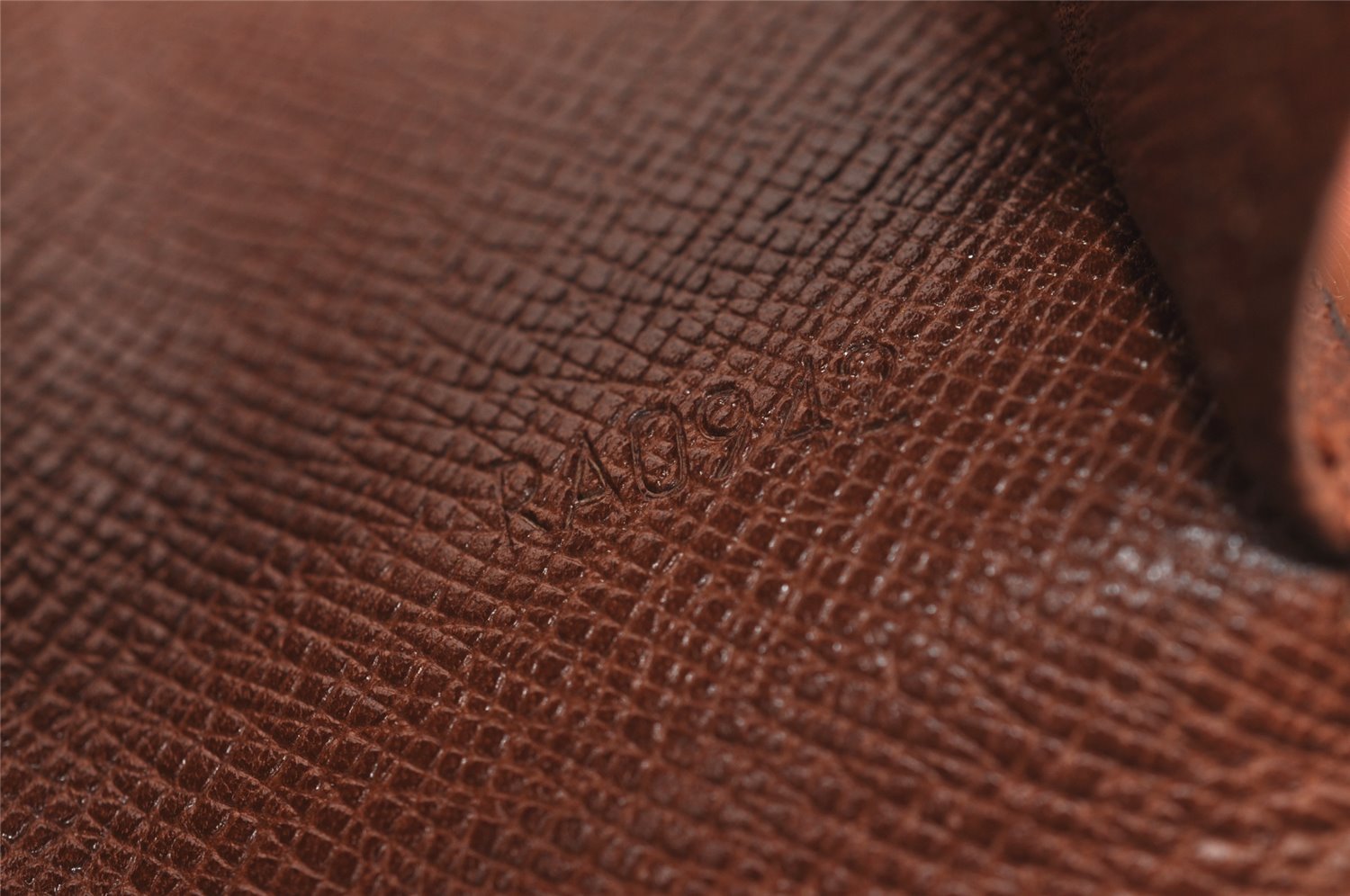 Authentic Louis Vuitton Monogram Multicles 4 Four Hooks Key Case M62631 LV 6613I