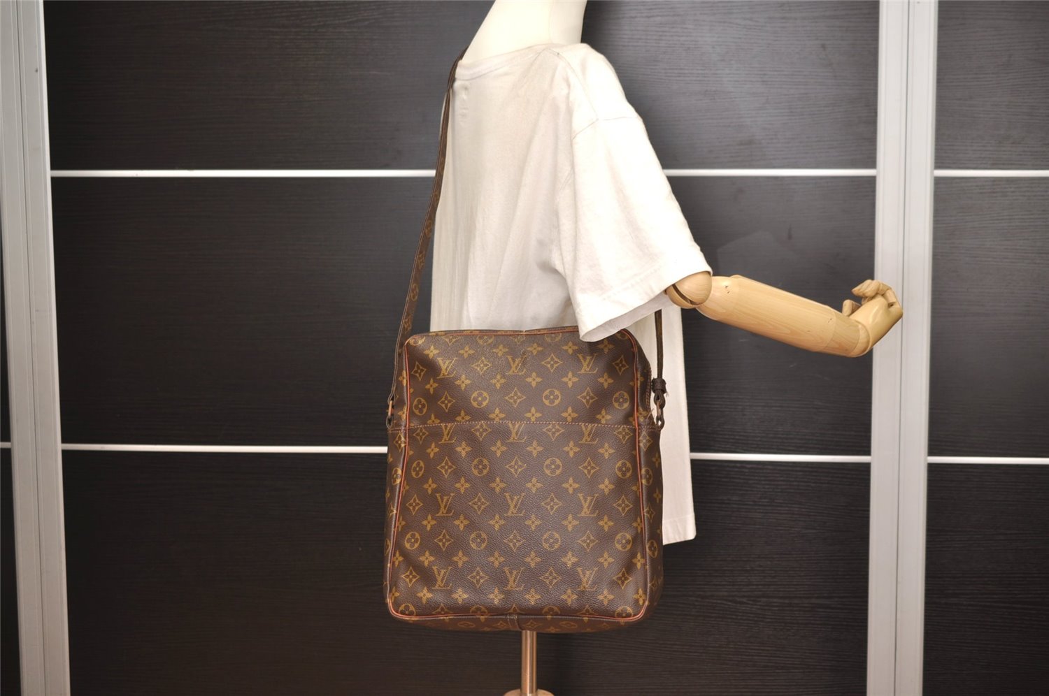 Authentic Louis Vuitton Monogram Marceau Shoulder Cross Body Bag Old Model 6616J