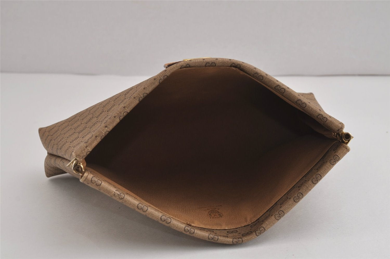 Authentic GUCCI Vintage Micro GG PVC Leather Clutch Hand Bag Purse Brown 6630J