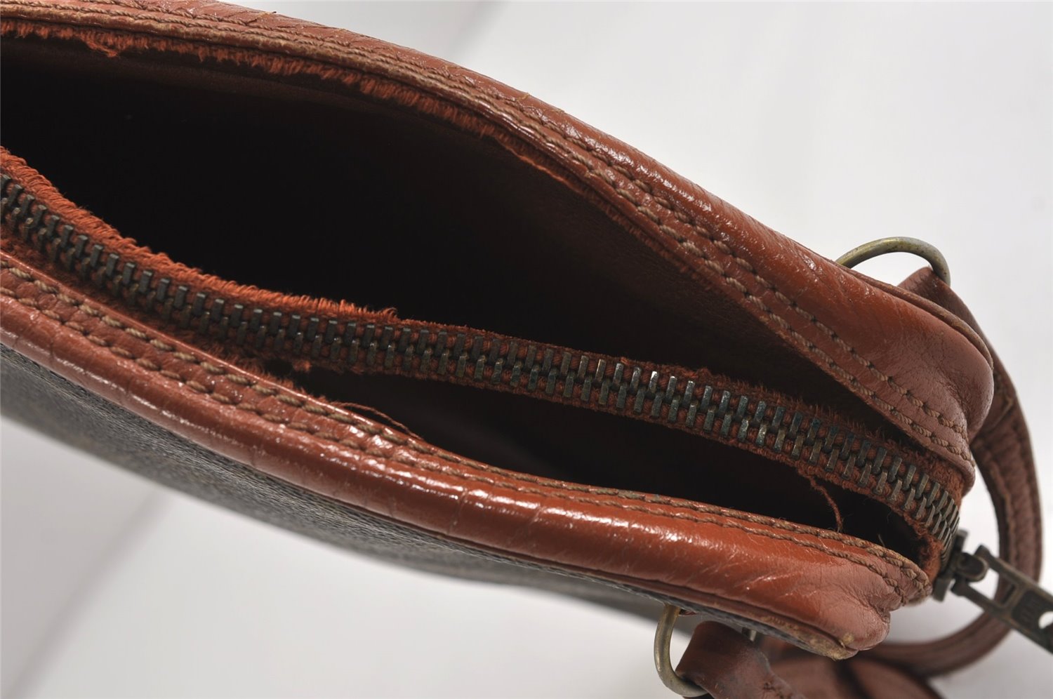 Authentic Louis Vuitton Monogram Pochette Sport Clutch Bag Old Model Junk 6631J