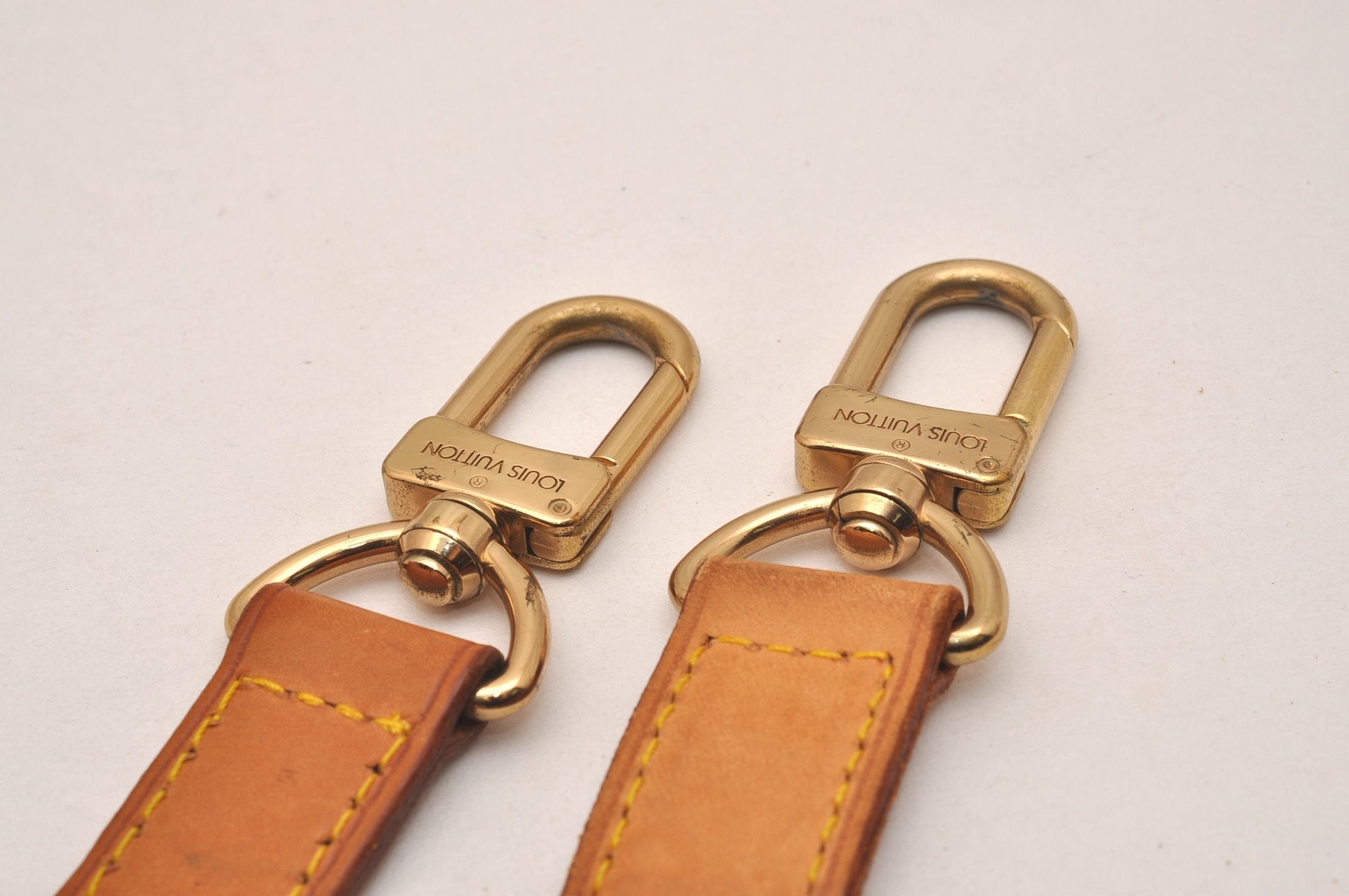 Authentic Louis Vuitton Leather Shoulder Strap Beige 36.2-43.3