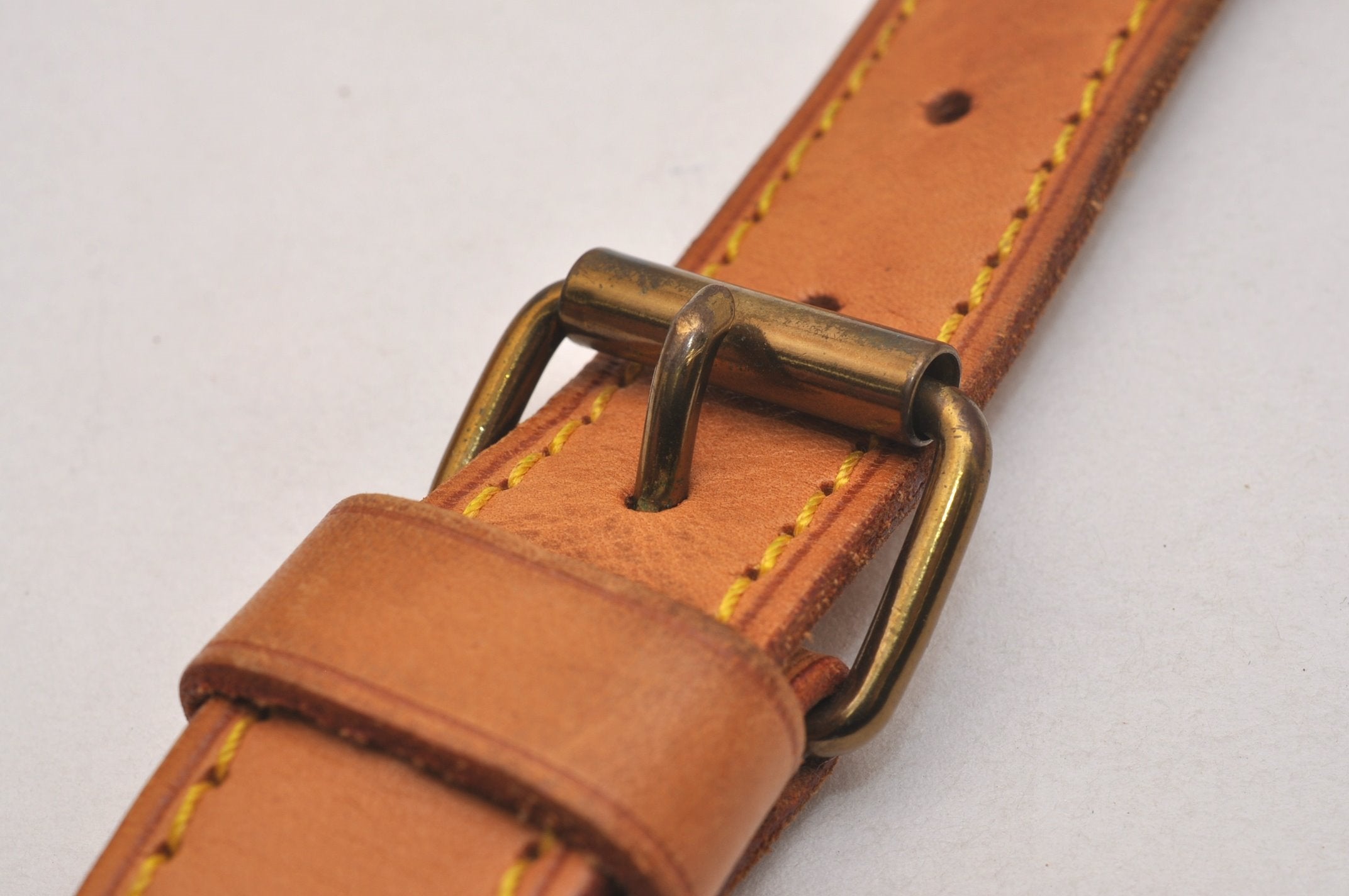 Authentic Louis Vuitton Leather Shoulder Strap Beige 36.2-43.3