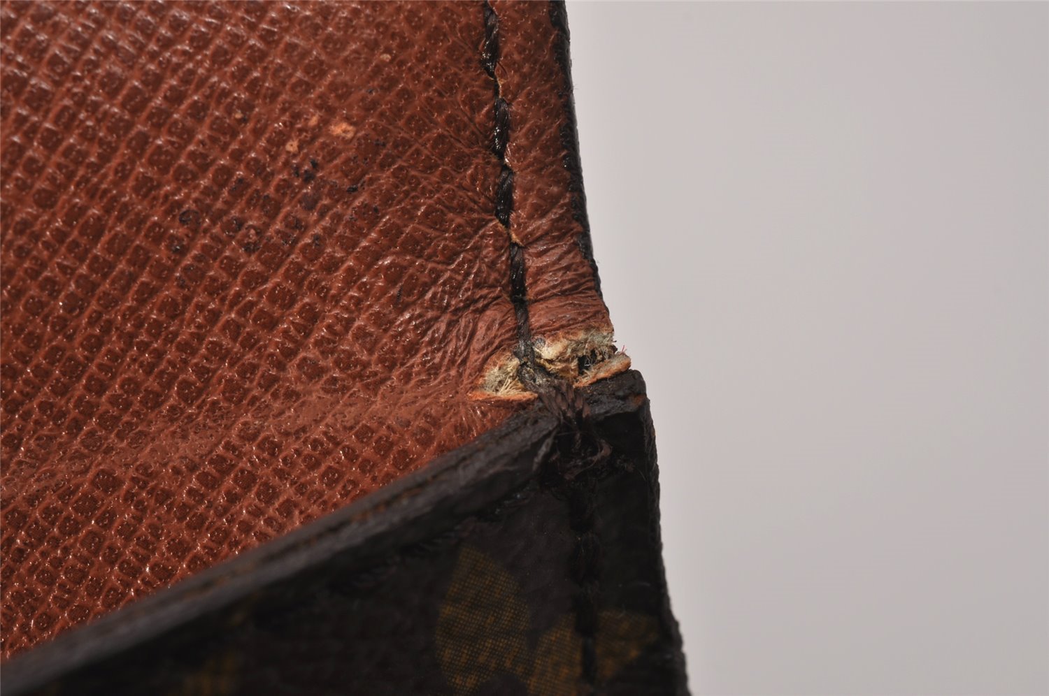 Authentic Louis Vuitton Monogram Saint Cloud GM M51242 Shoulder Cross Bag 6663I