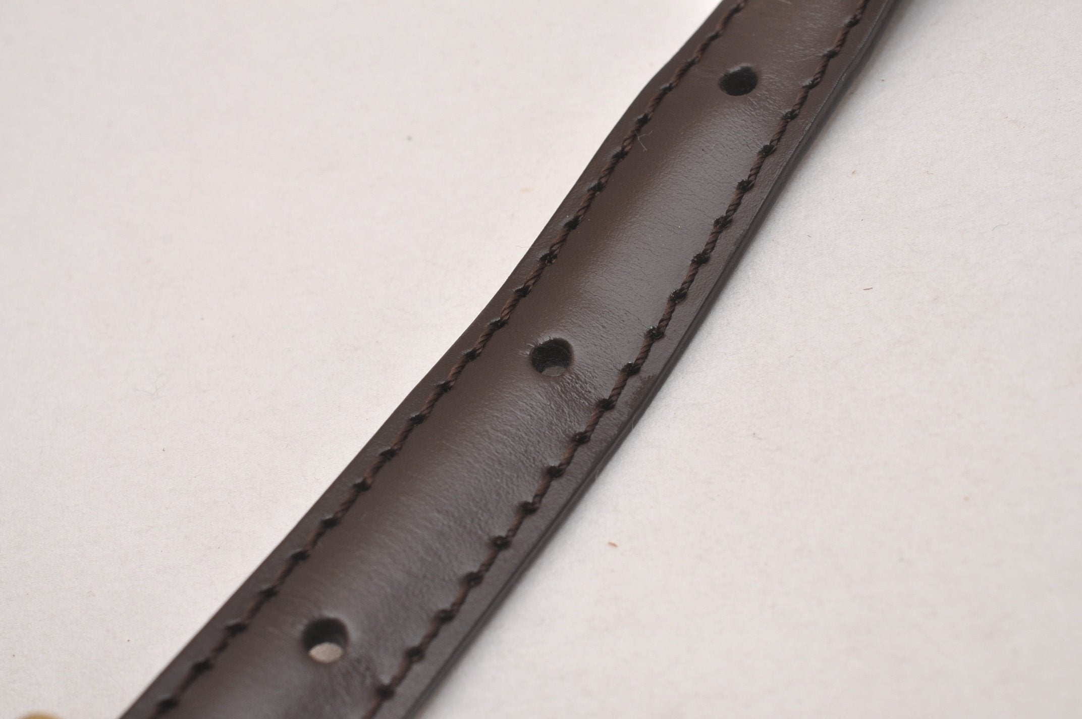 Authentic Louis Vuitton Leather Shoulder Strap Brown 40.9-48