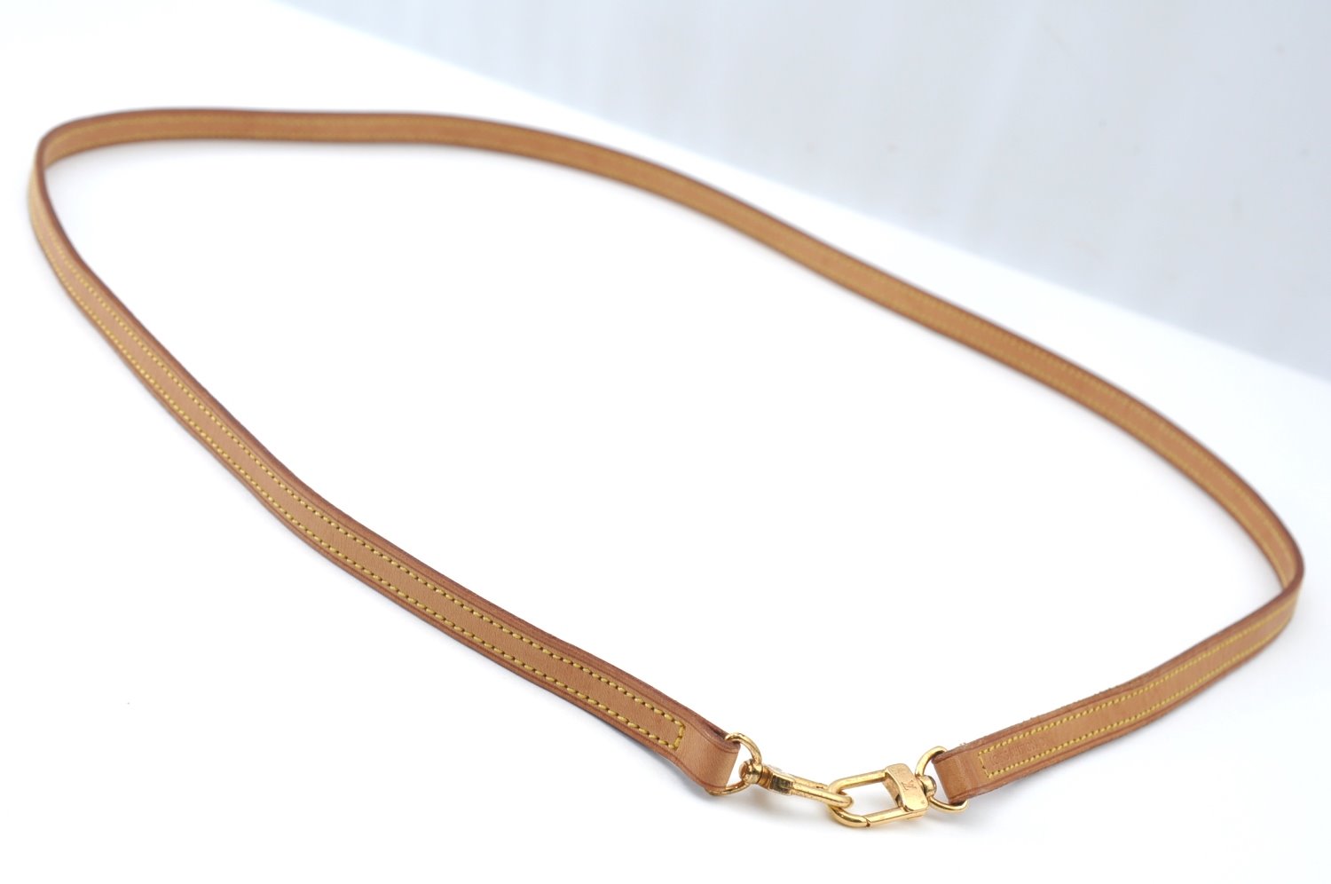 Authentic Louis Vuitton Leather Shoulder Strap Beige 47.6