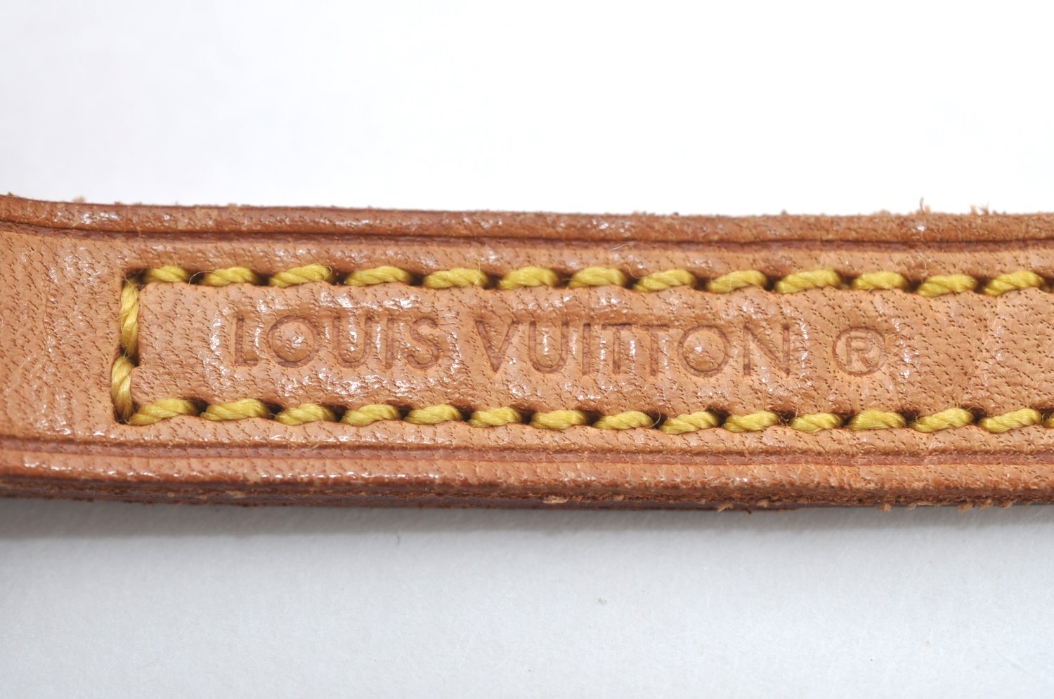 Authentic Louis Vuitton Leather Shoulder Strap Beige 47.6