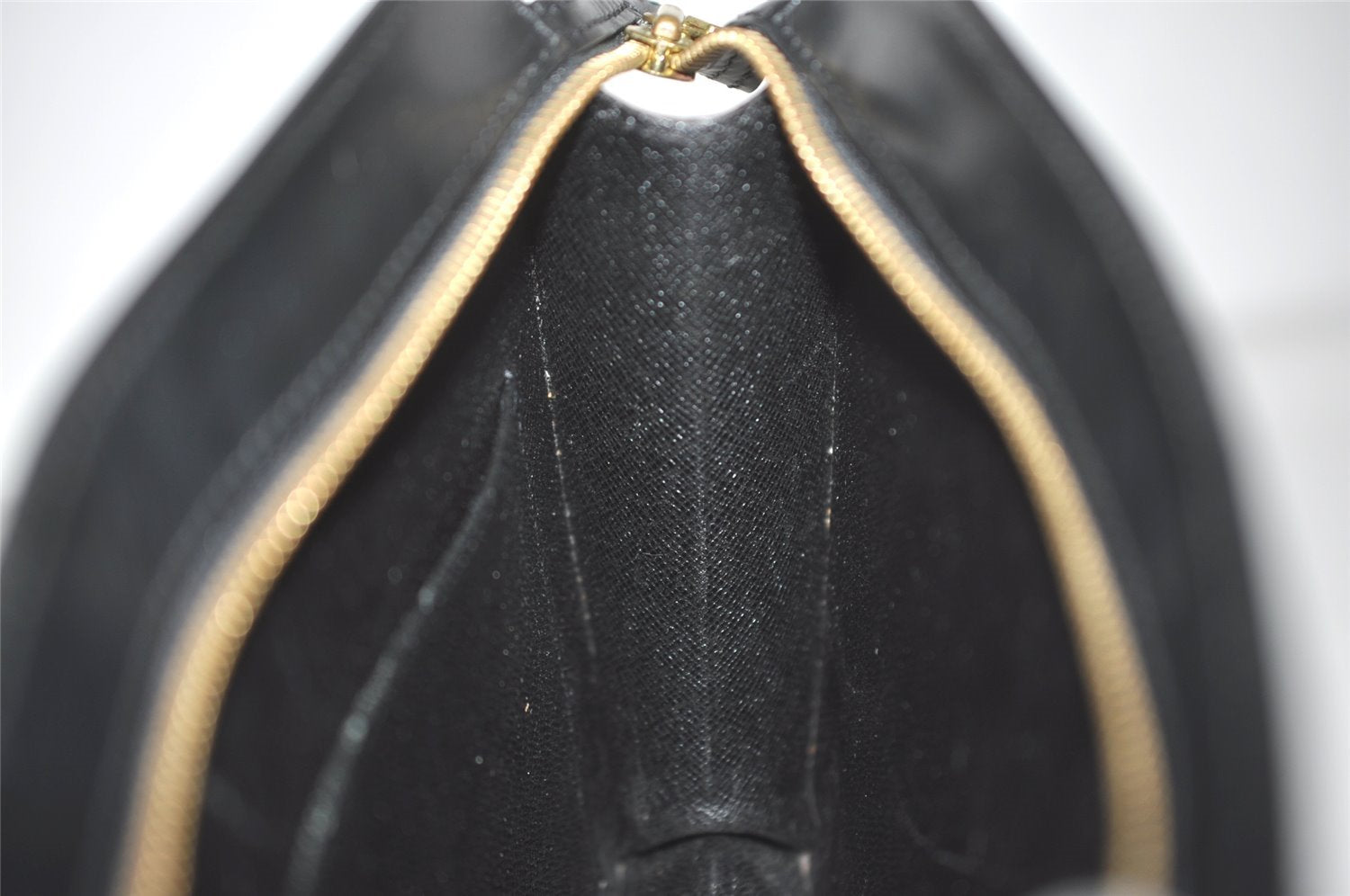 Authentic Louis Vuitton Epi Pochette Homme Clutch Hand Bag Black M52522 LV 6668I