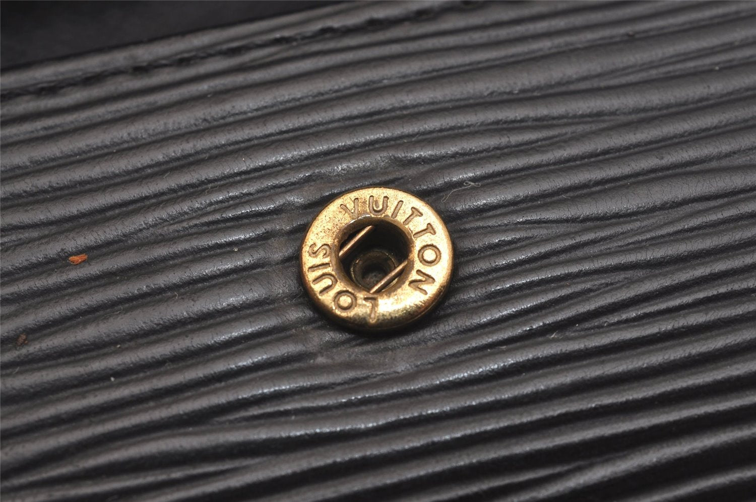 Authentic Louis Vuitton Epi Multicles 6 Key Case Black M63812 LV 6670J