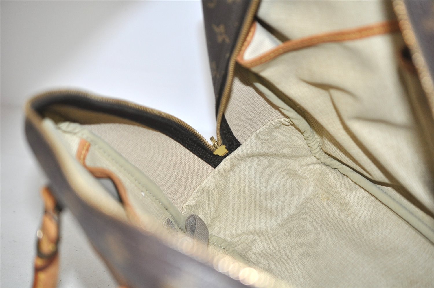 Authentic Louis Vuitton Monogram Deauville Hand Bag M47270 LV 6672I