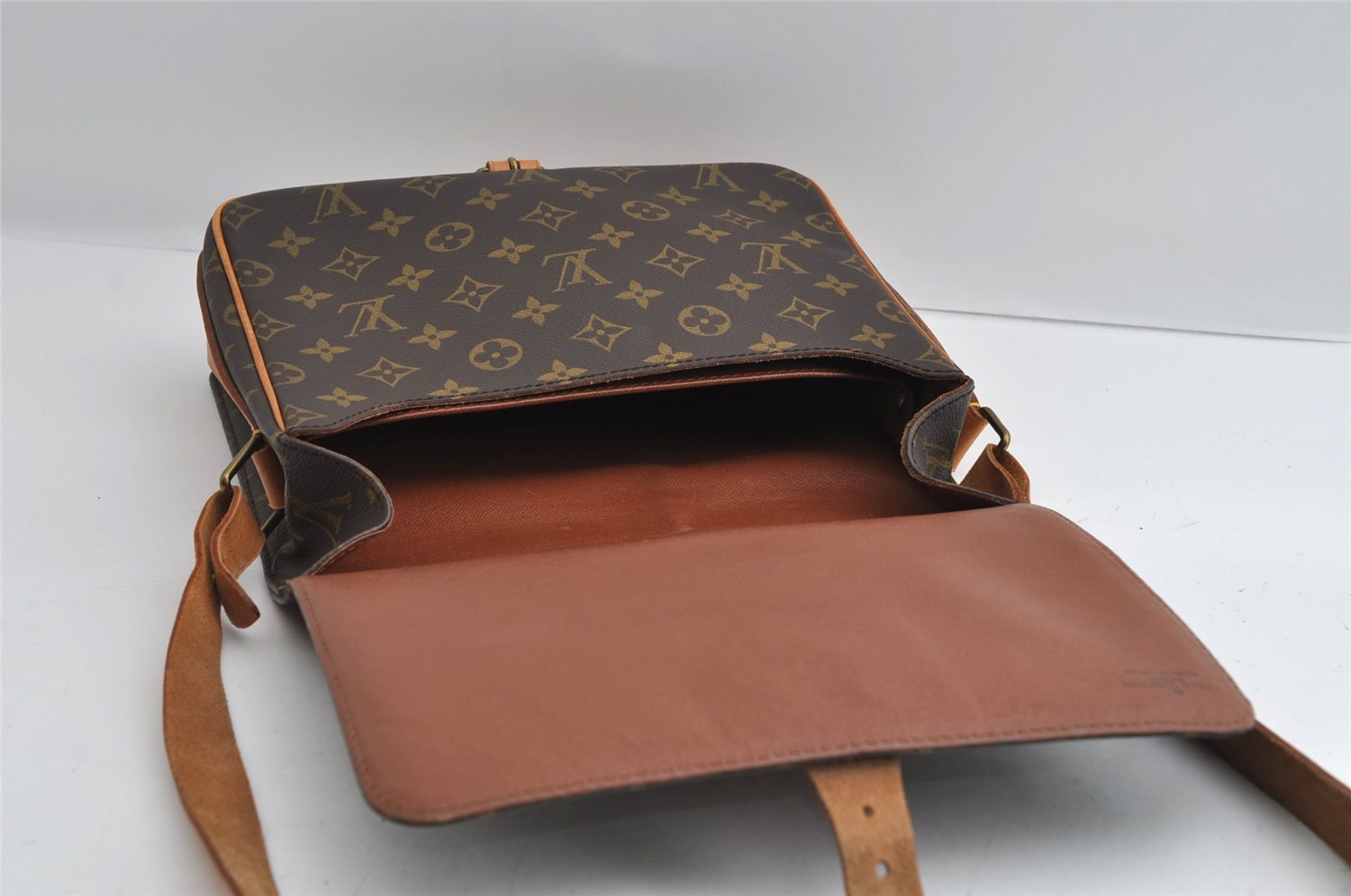 Authentic Louis Vuitton Monogram Cartouchiere GM M51252 Shoulder Bag LV 6674I