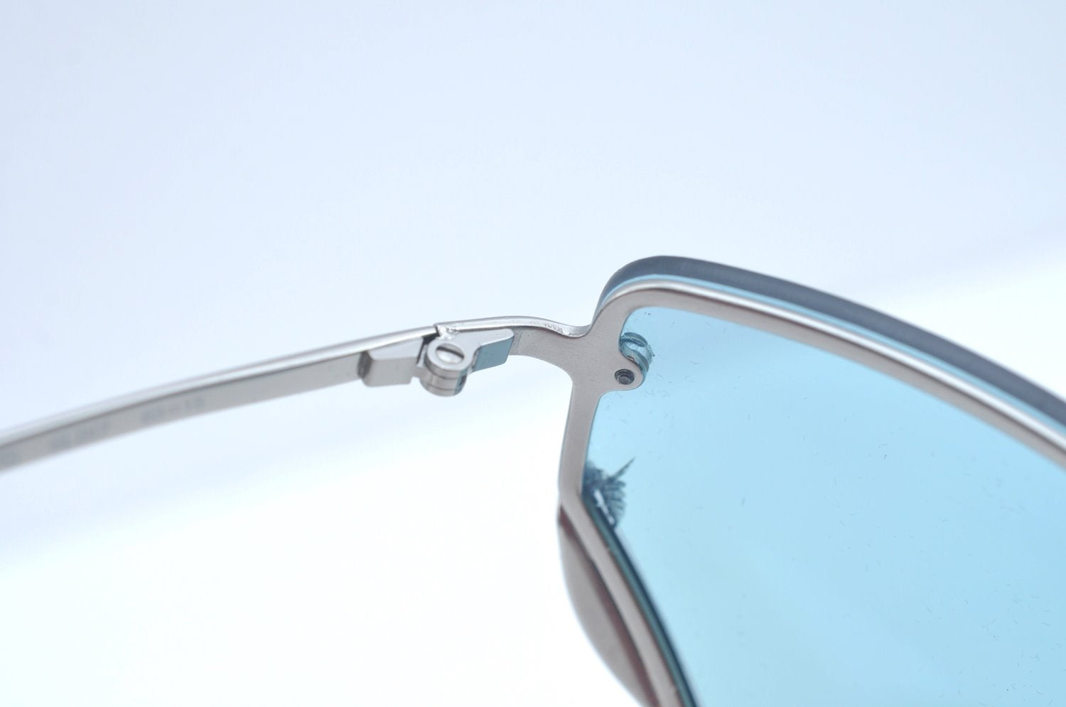 Authentic GUCCI Vintage Sunglasses GG 1692/S Titanium Plastic Blue Silver 6678J