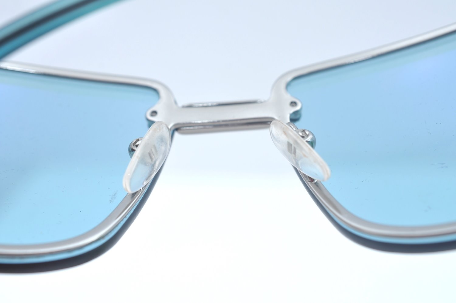 Authentic GUCCI Vintage Sunglasses GG 1692/S Titanium Plastic Blue Silver 6678J