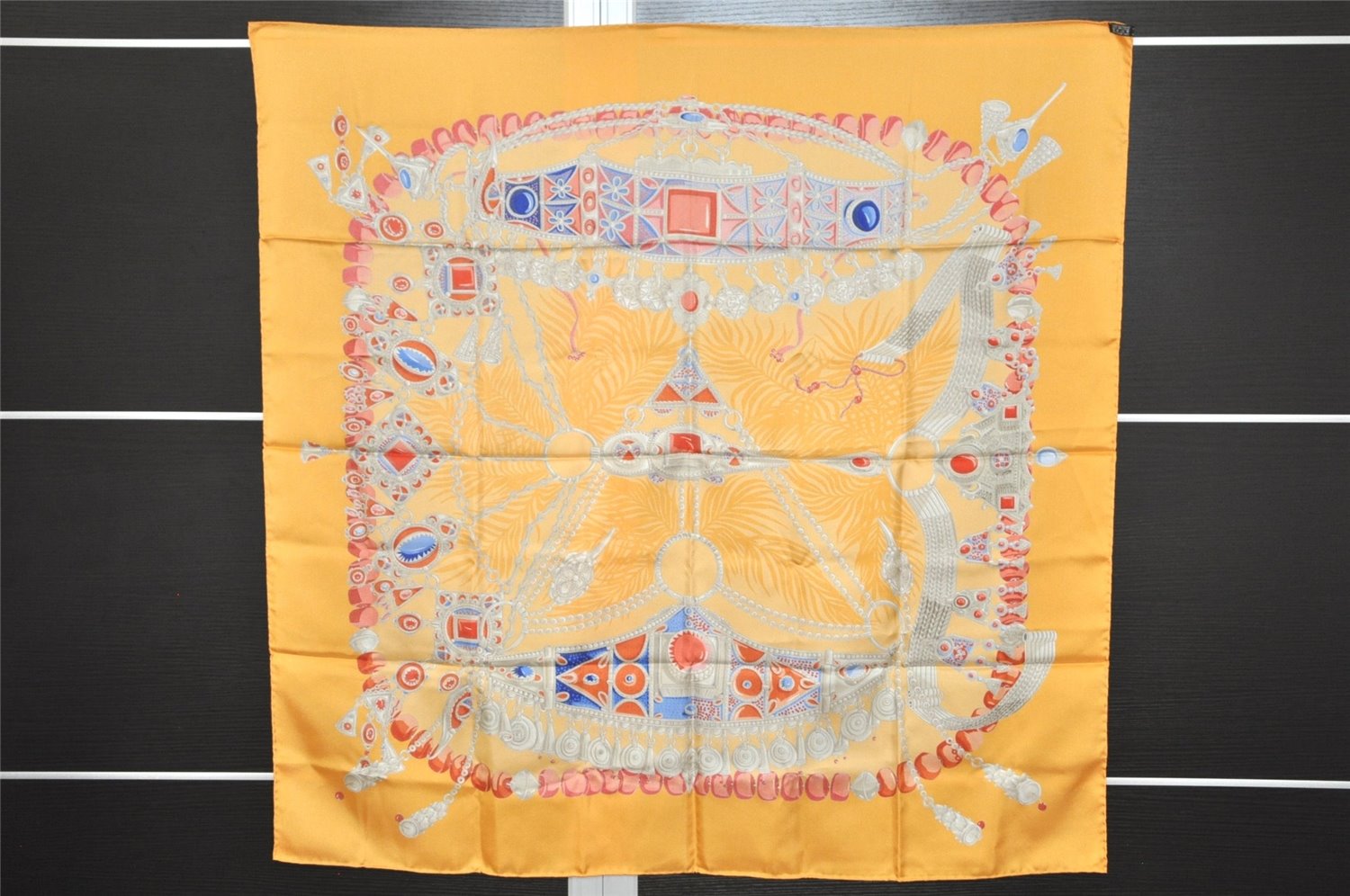 Authentic HERMES Carre 90 Scarf 