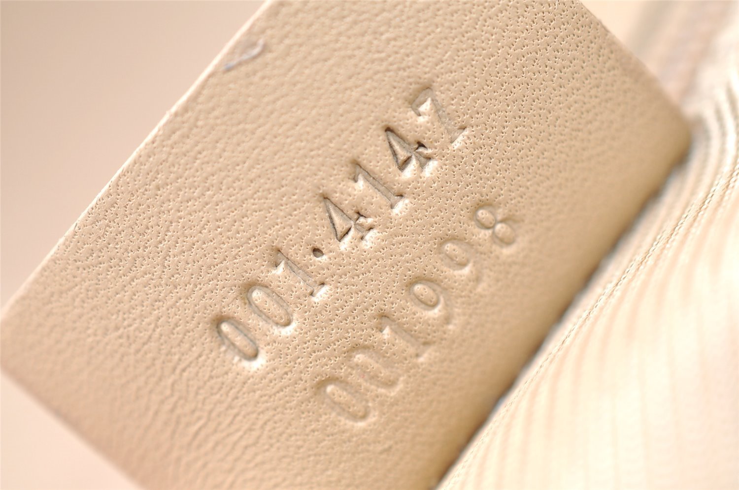 Authentic GUCCI Square GG Shoulder Bag Purse Suede Leather 0014147 Beige 6698I