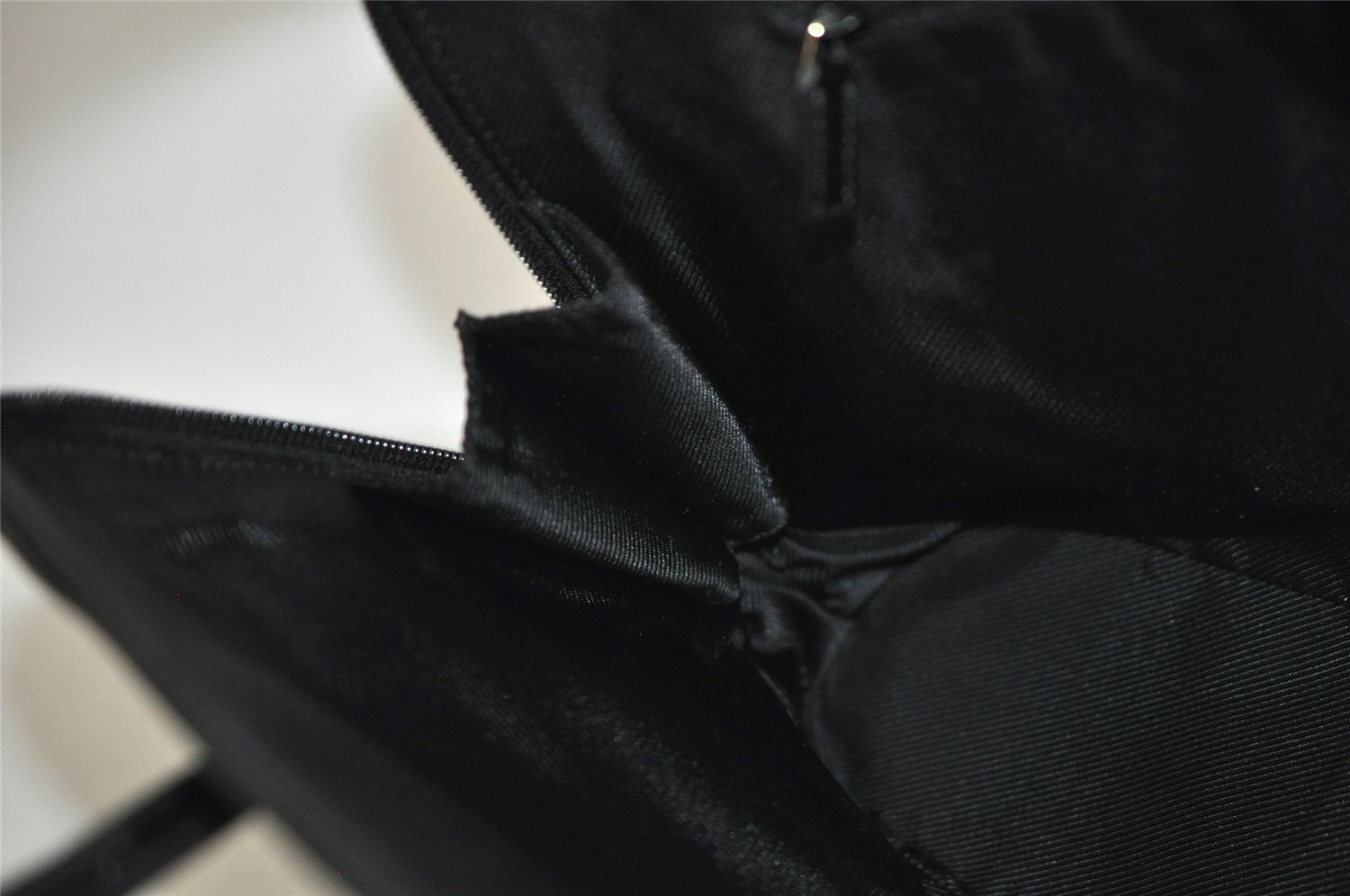 Authentic GUCCI Vintage Shoulder Hand Bag GG Canvas Enamel 0021122 Black 6701I