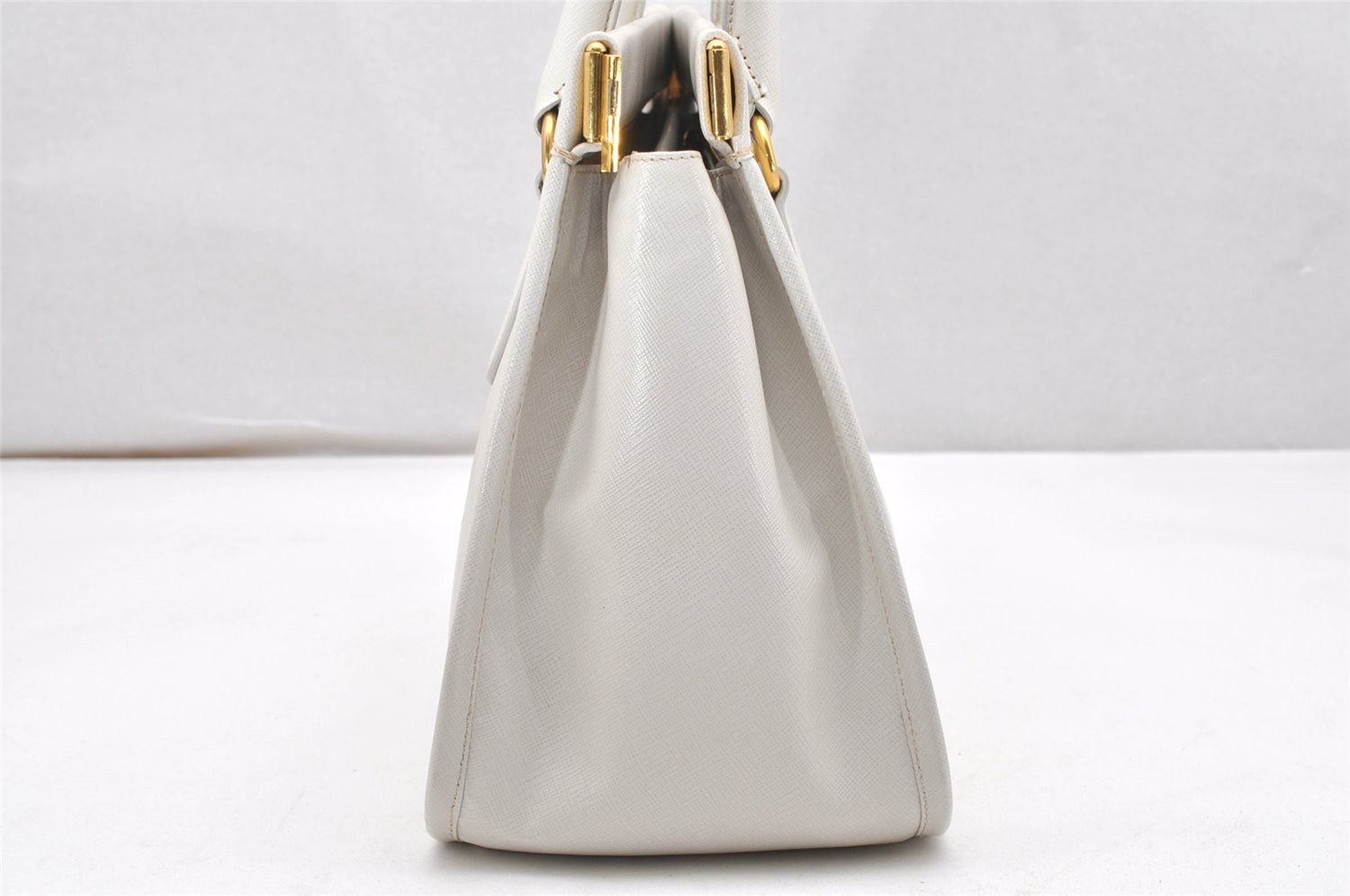 Authentic PRADA Saffiano Lux Leather Shoulder Hand Bag BN2185 White 6717K