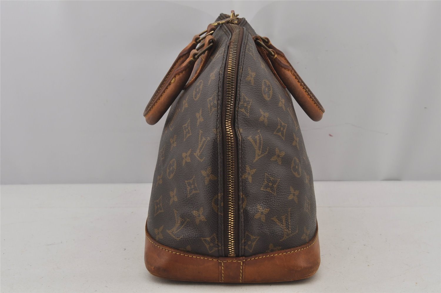 Authentic Louis Vuitton Monogram Alma Hand Bag Purse M51130 LV 6720J