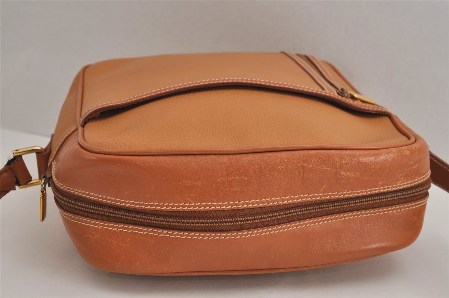 Authentic GUCCI Vintage Shoulder Cross Body Bag Purse Leather Brown 6721J