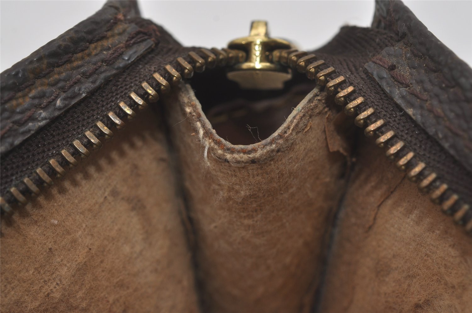 Authentic Louis Vuitton Monogram Pouch For Bucket GM LV 6729I