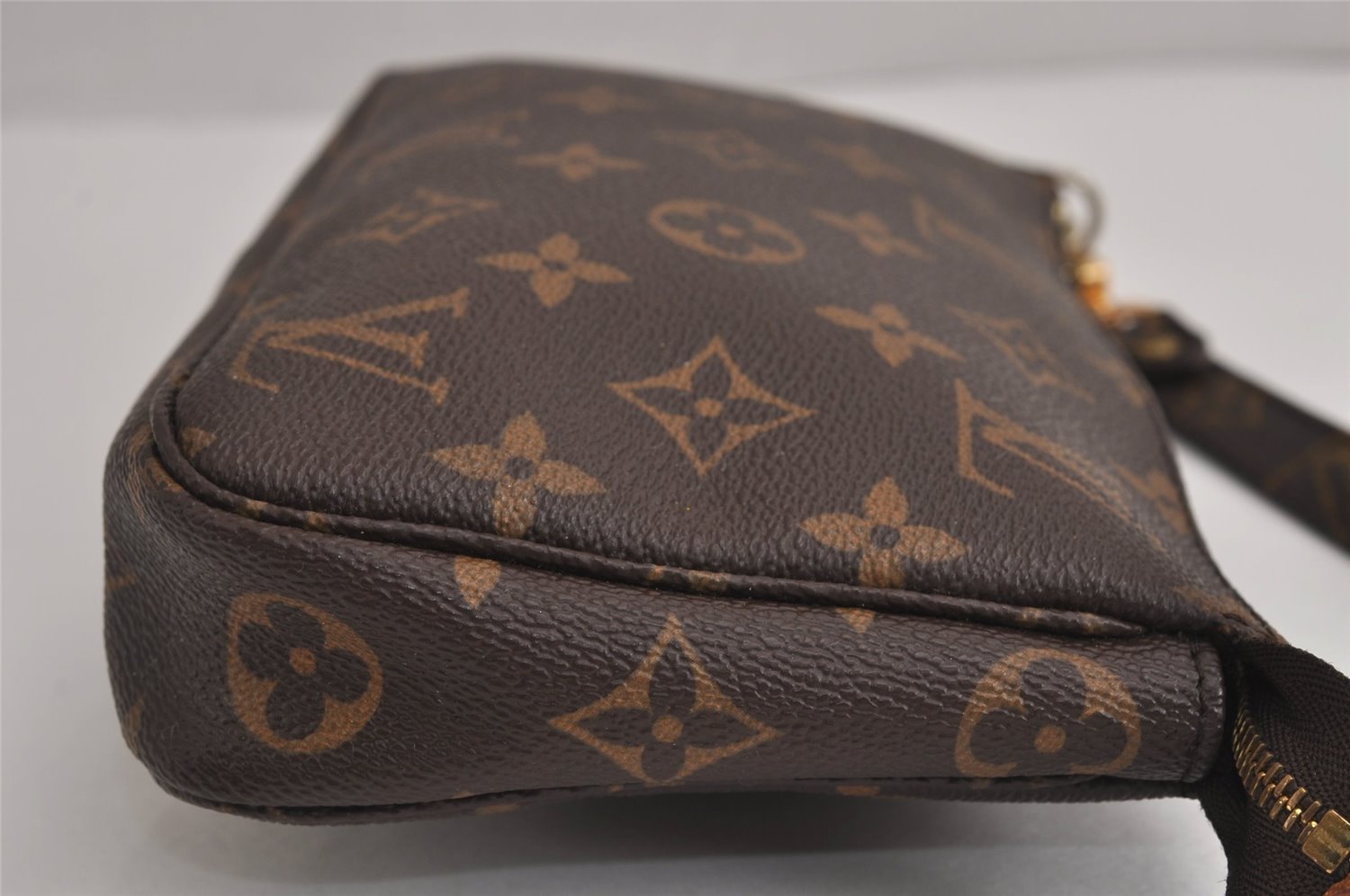 Authentic Louis Vuitton Monogram Pochette Accessoires Shoulder Cross Pouch 6733J