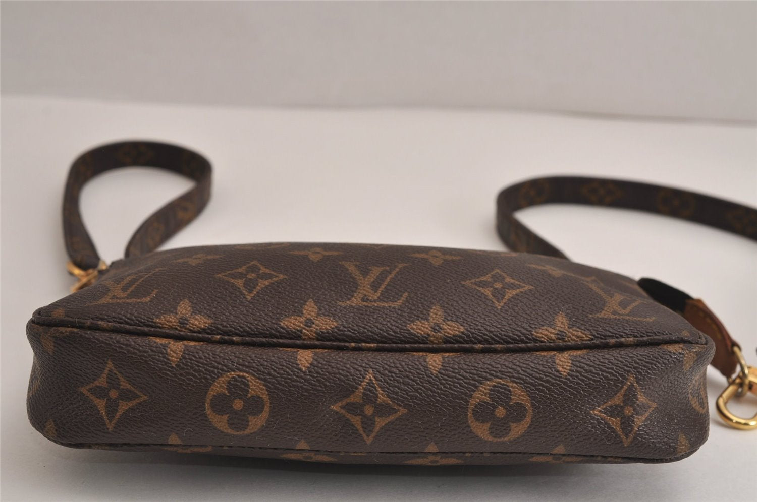 Authentic Louis Vuitton Monogram Pochette Accessoires Shoulder Cross Pouch 6733J