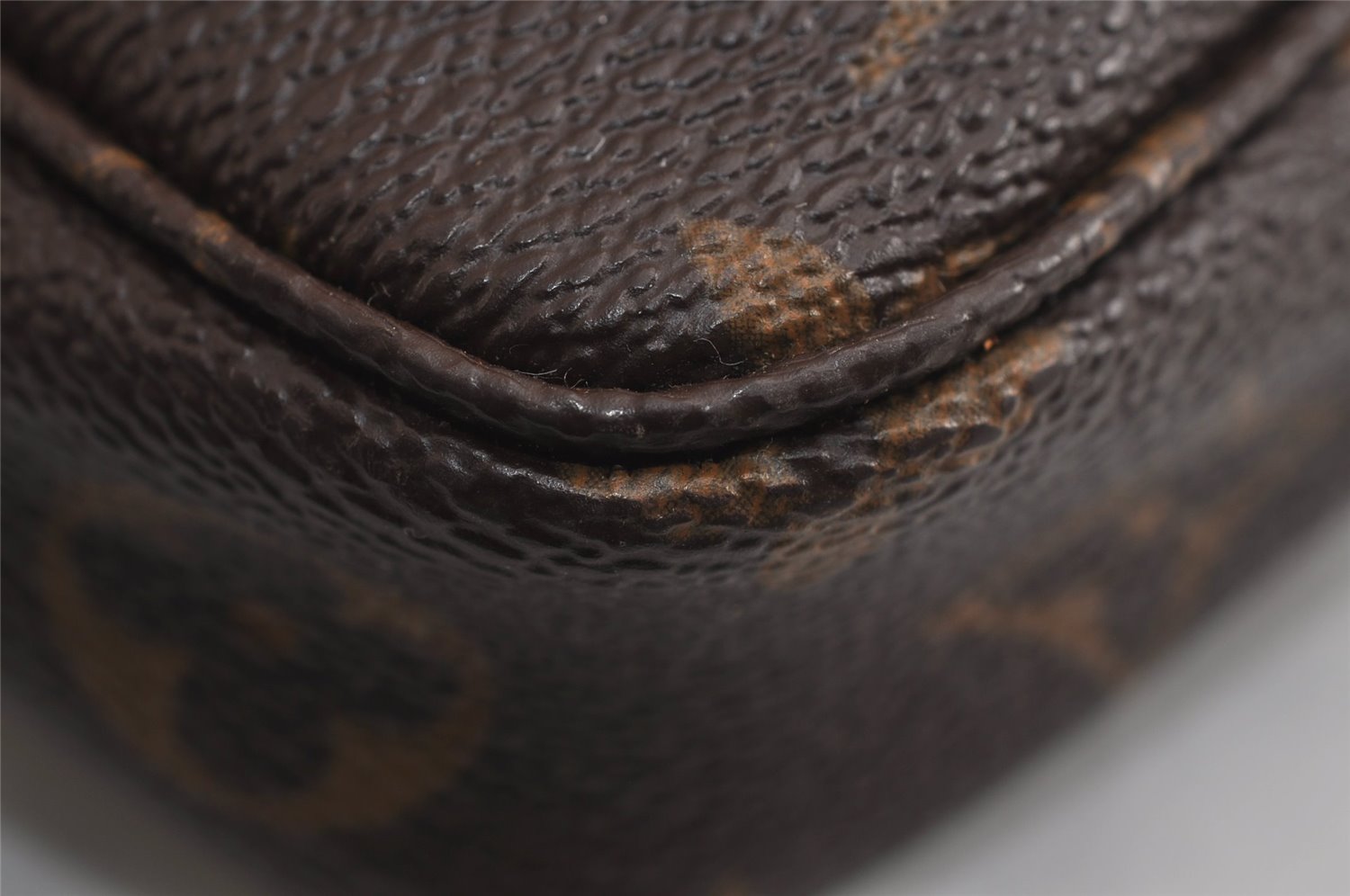 Authentic Louis Vuitton Monogram Pochette Accessoires Shoulder Cross Pouch 6733J