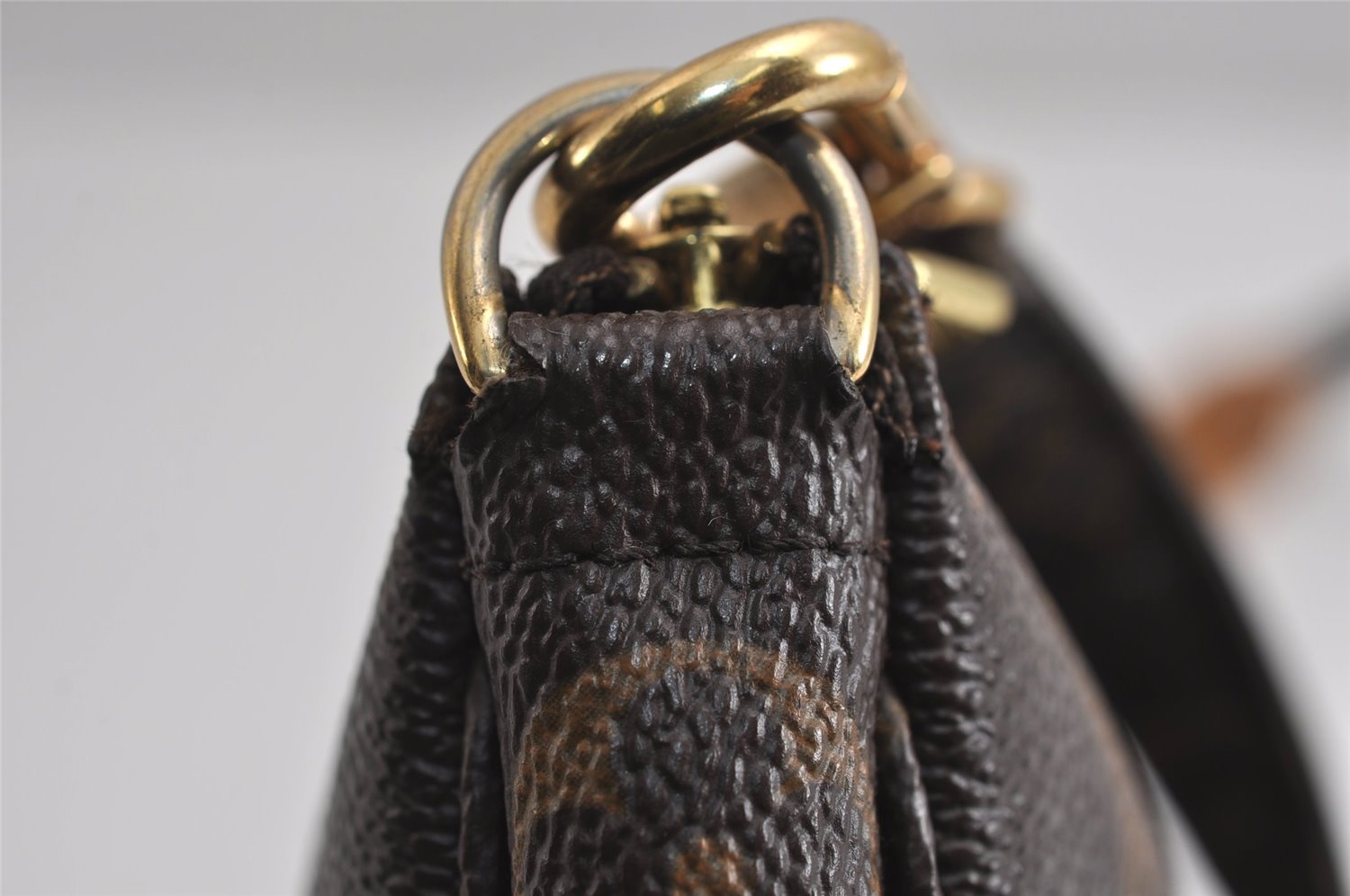 Authentic Louis Vuitton Monogram Pochette Accessoires Shoulder Cross Pouch 6733J