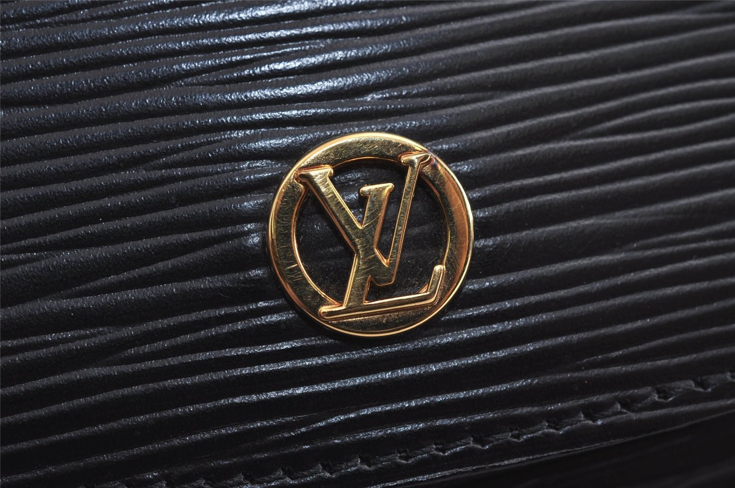 Authentic Louis Vuitton Epi Montaigne 23 Clutch Hand Bag Black M52662 LV 6738J