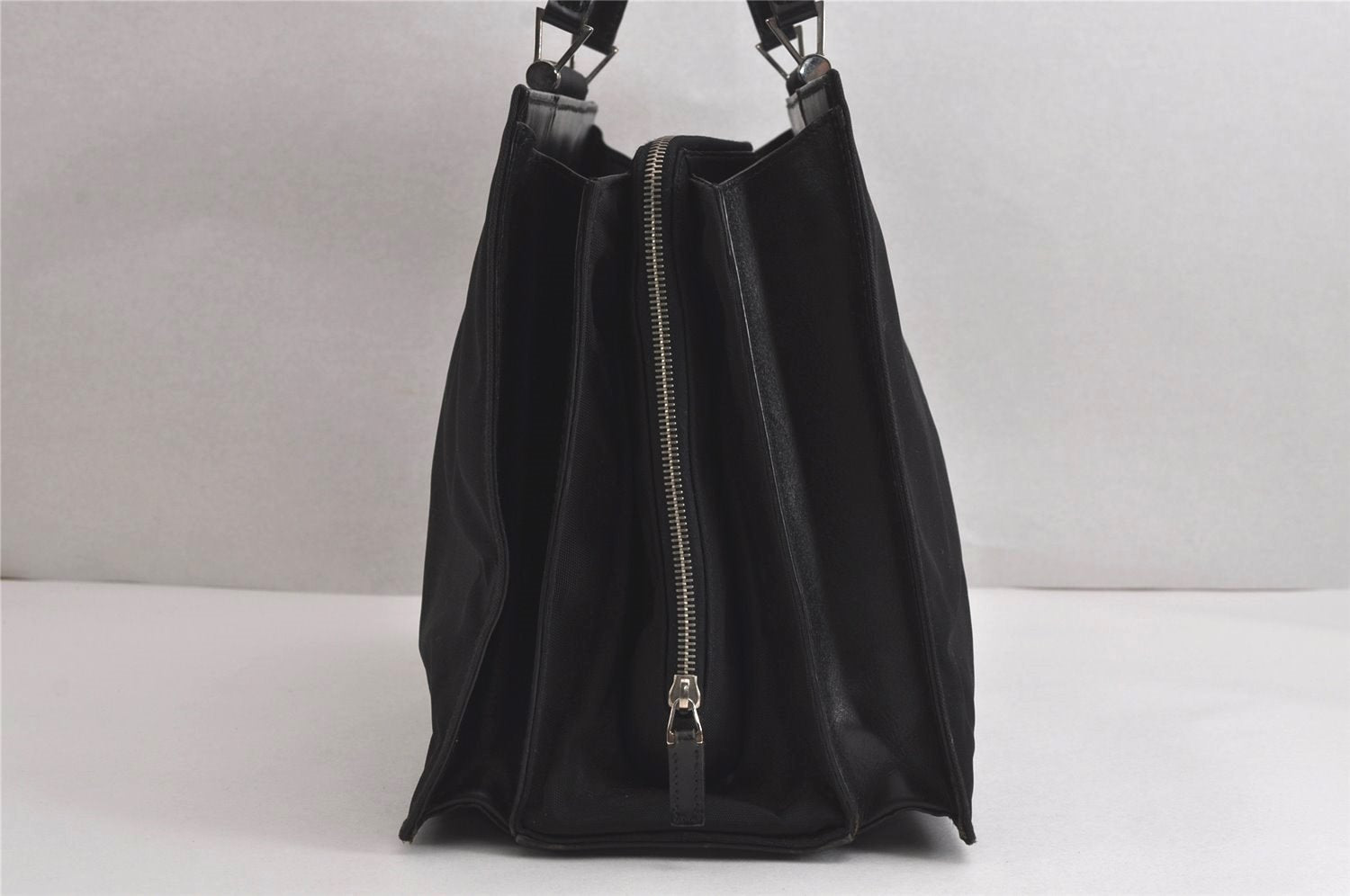 Authentic GUCCI Vintage Shoulder Hand Bag Nylon Leather Black 6740J