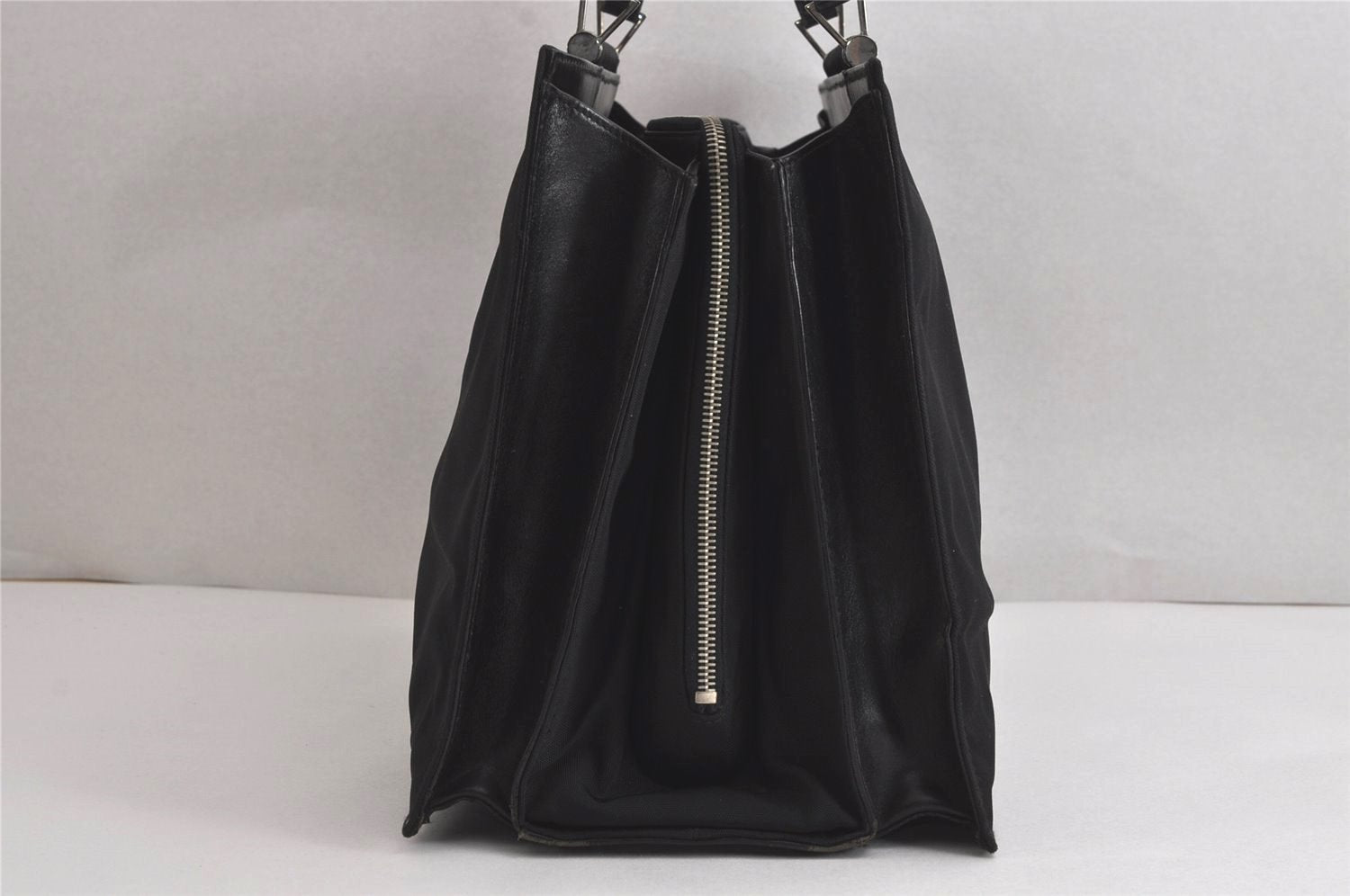 Authentic GUCCI Vintage Shoulder Hand Bag Nylon Leather Black 6740J