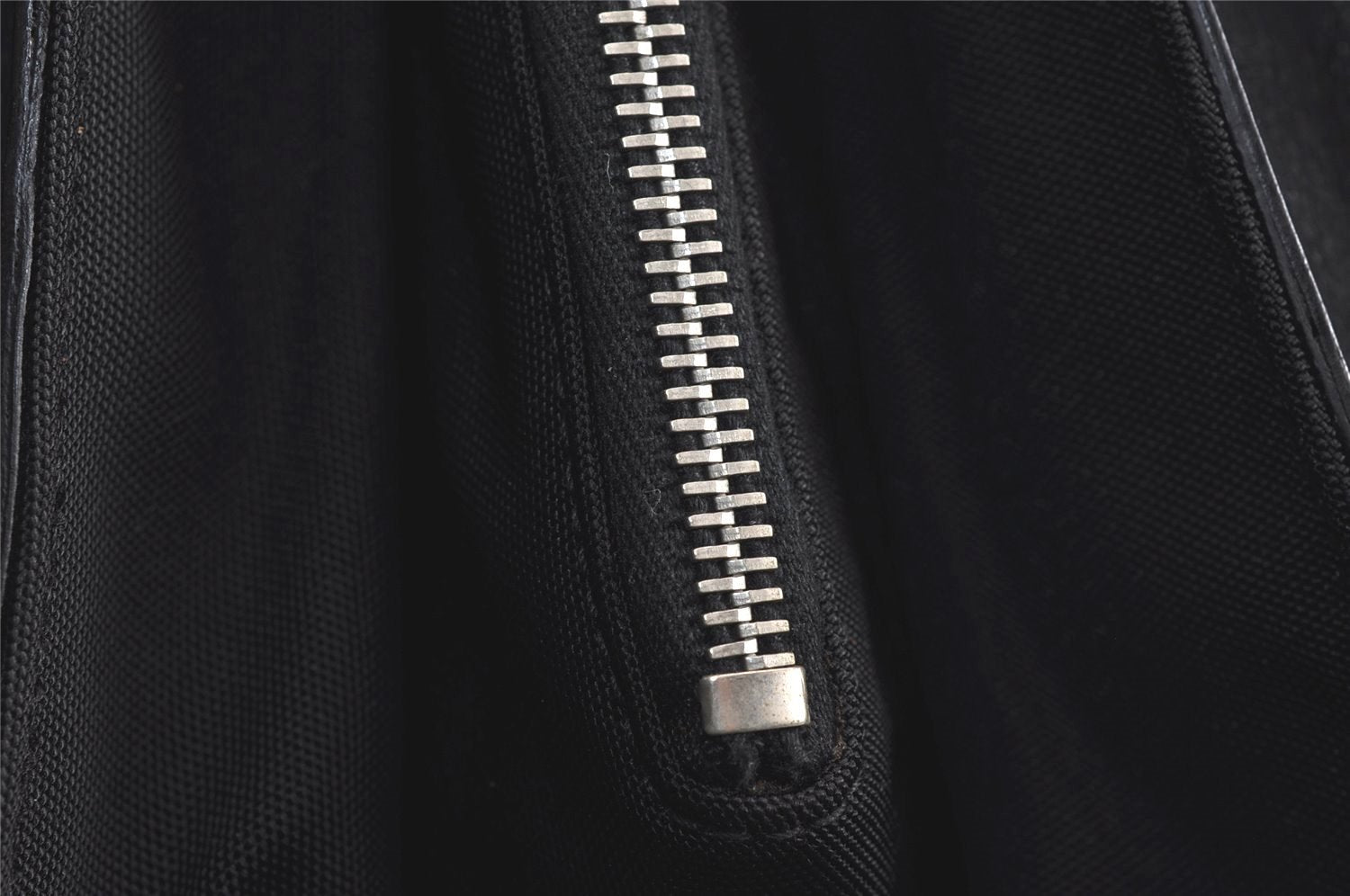 Authentic GUCCI Vintage Shoulder Hand Bag Nylon Leather Black 6740J