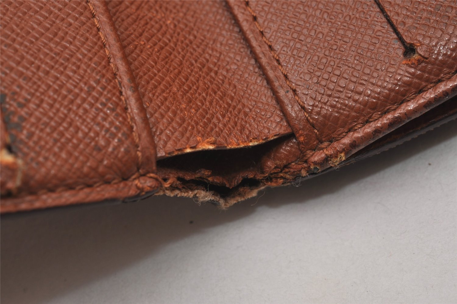 Authentic Louis Vuitton Monogram M61652 Porte Monnaie Billet Carte Credit 6754I