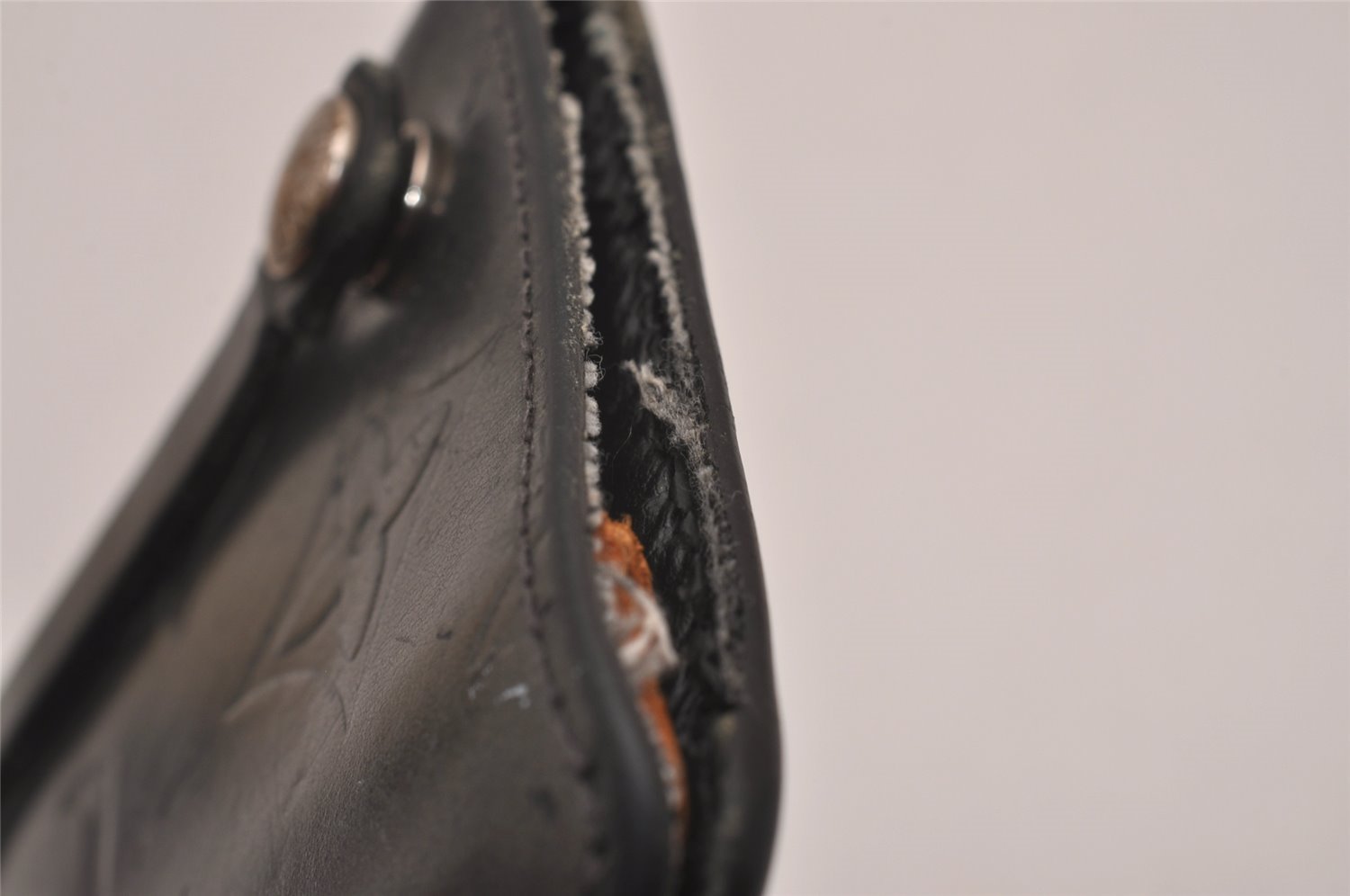 Authentic Louis Vuitton Monogram Mat Clochette GM Key Case Gray M65130 LV 6755I