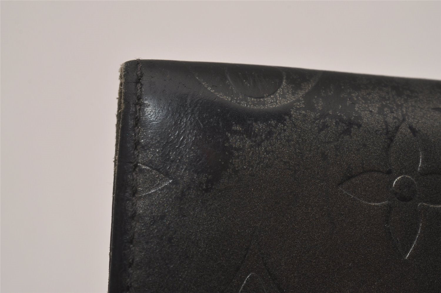 Authentic Louis Vuitton Monogram Mat Clochette GM Key Case Gray M65130 LV 6755I