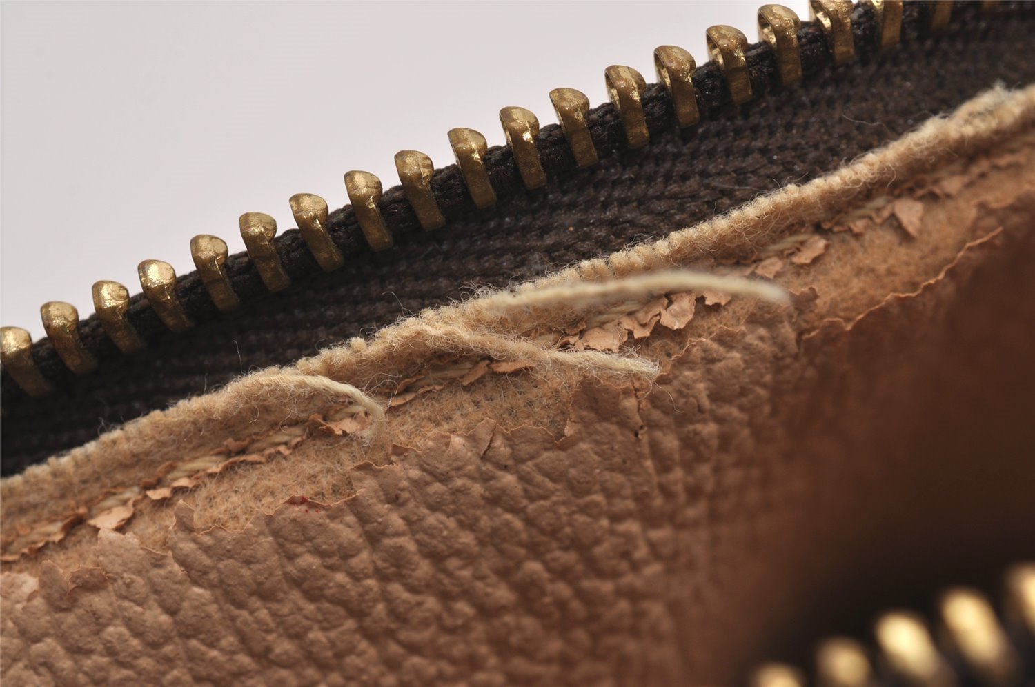 Authentic Louis Vuitton Monogram Pochette Cosmetic Pouch M47515 LV 6768I