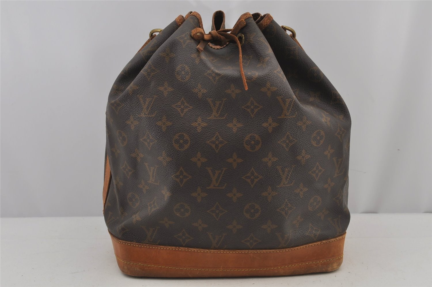Authentic Louis Vuitton Monogram Noe Shoulder Drawstring Bag M42224 LV 6769J