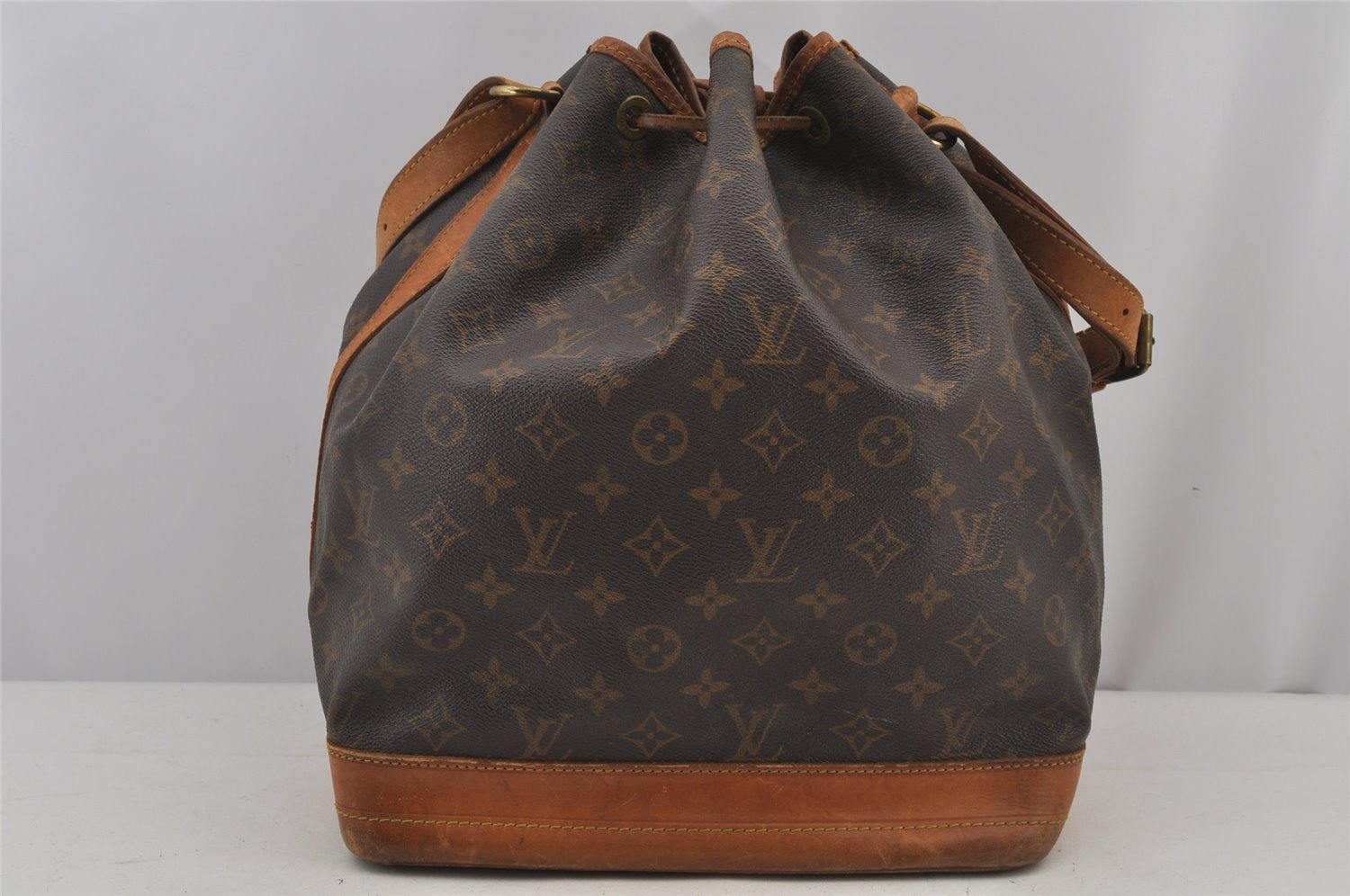 Authentic Louis Vuitton Monogram Noe Shoulder Drawstring Bag M42224 LV 6769J