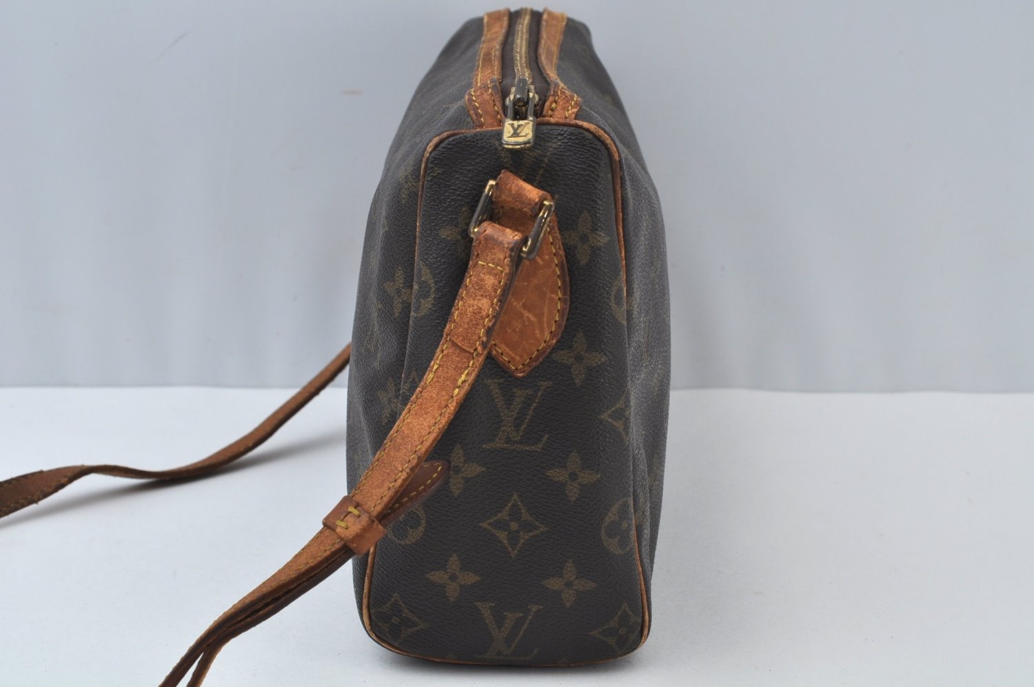 Authentic Louis Vuitton Monogram Tulleries MM Shoulder Cross Bag M51348 LV 6787I