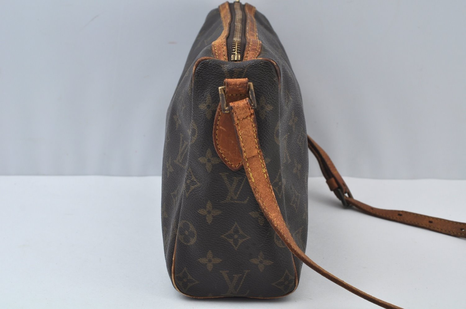 Authentic Louis Vuitton Monogram Tulleries MM Shoulder Cross Bag M51348 LV 6787I